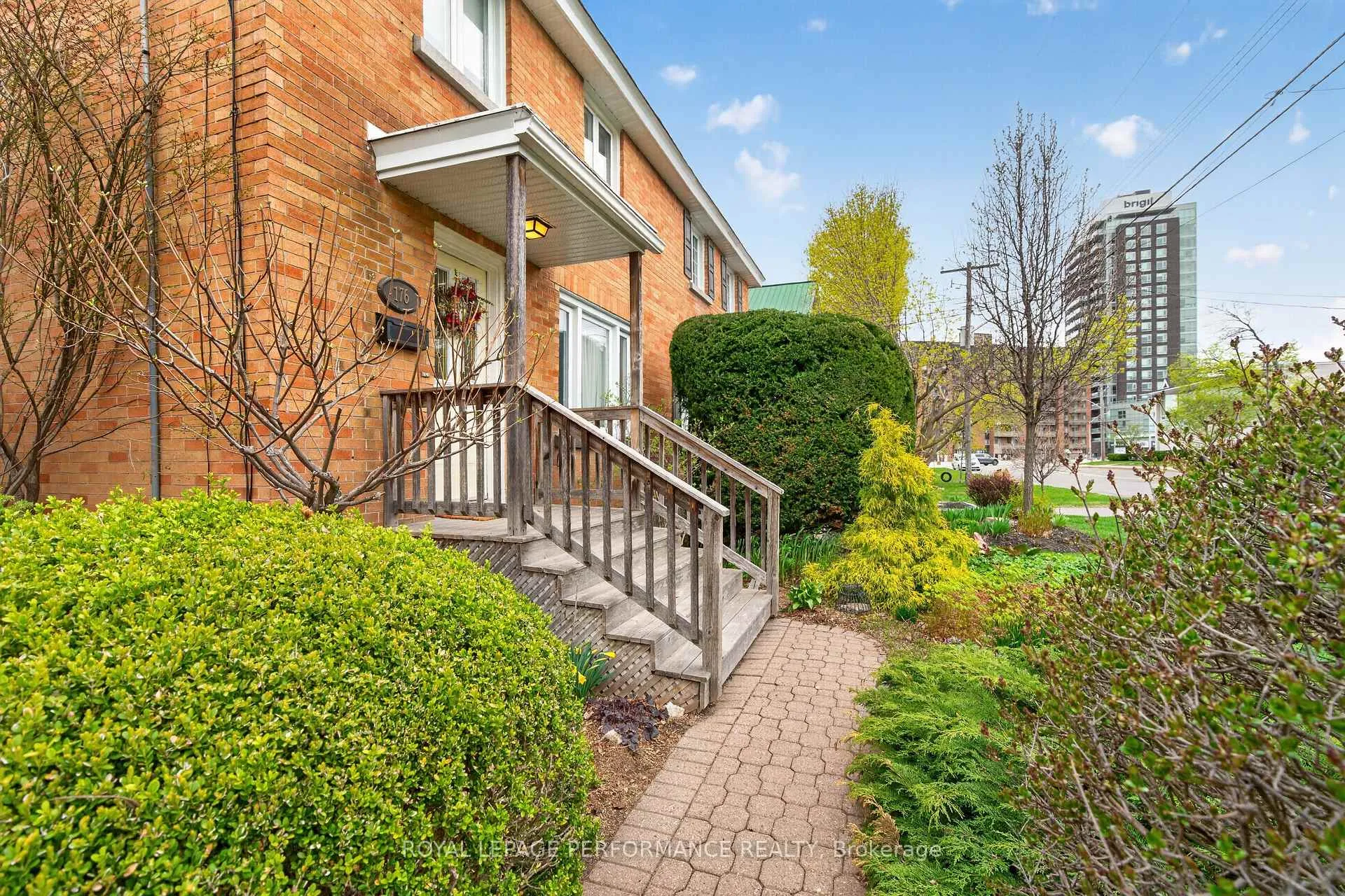 Photo 5 of 176 Compton Avenue, Ottawa, Woodroffe — HOMEH