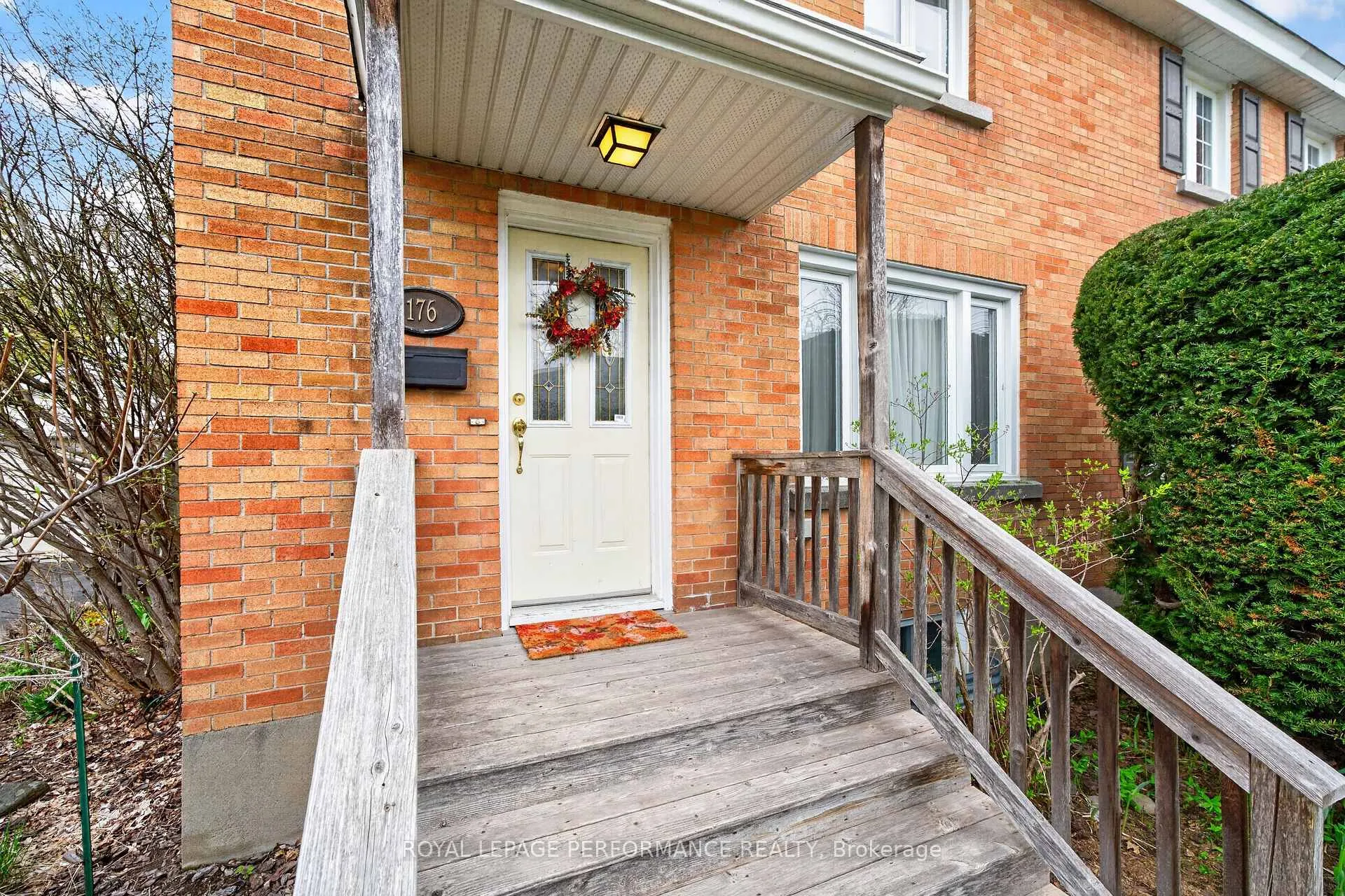 Photo 6 of 176 Compton Avenue, Ottawa, Woodroffe — HOMEH