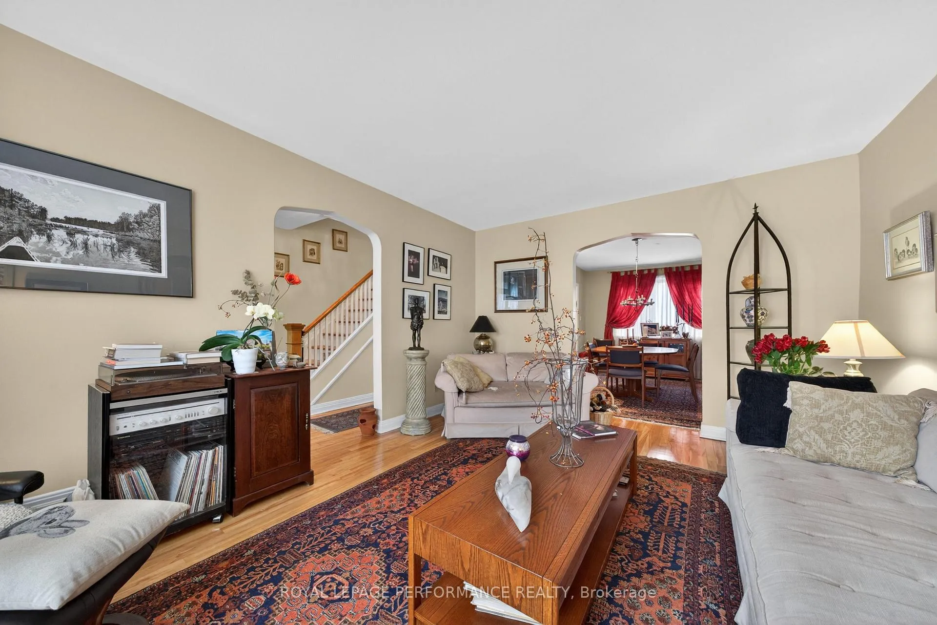 Photo 12 of 176 Compton Avenue, Ottawa, Woodroffe — HOMEH