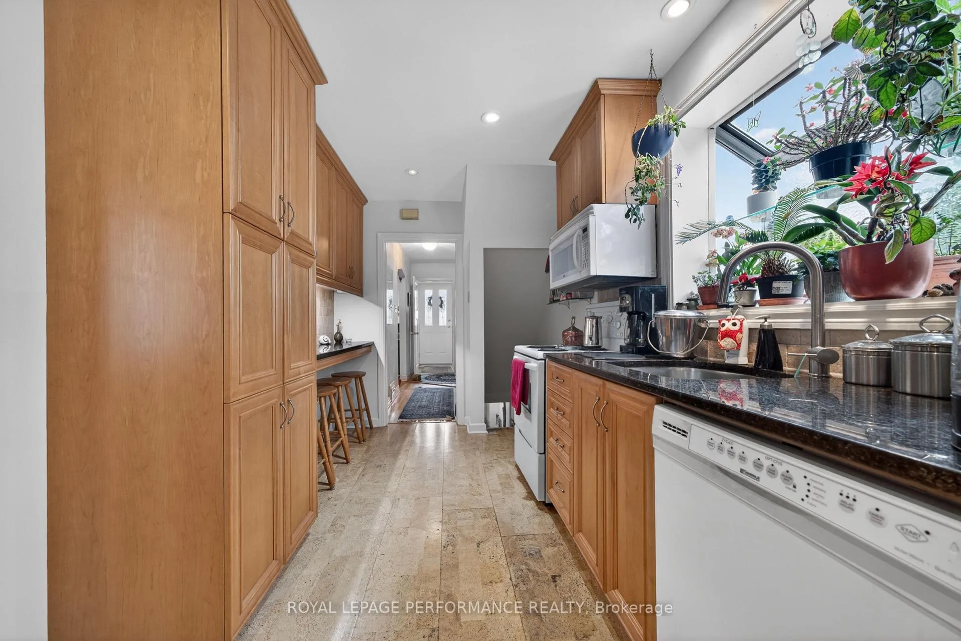 Photo 16 of 176 Compton Avenue, Ottawa, Woodroffe — HOMEH