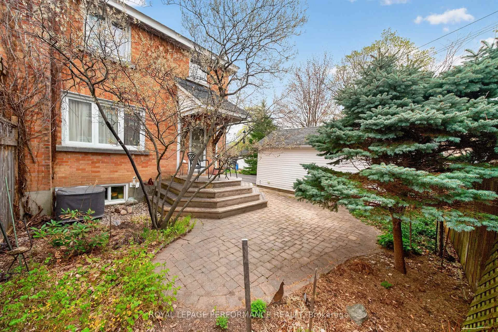 Photo 21 of 176 Compton Avenue, Ottawa, Woodroffe — HOMEH