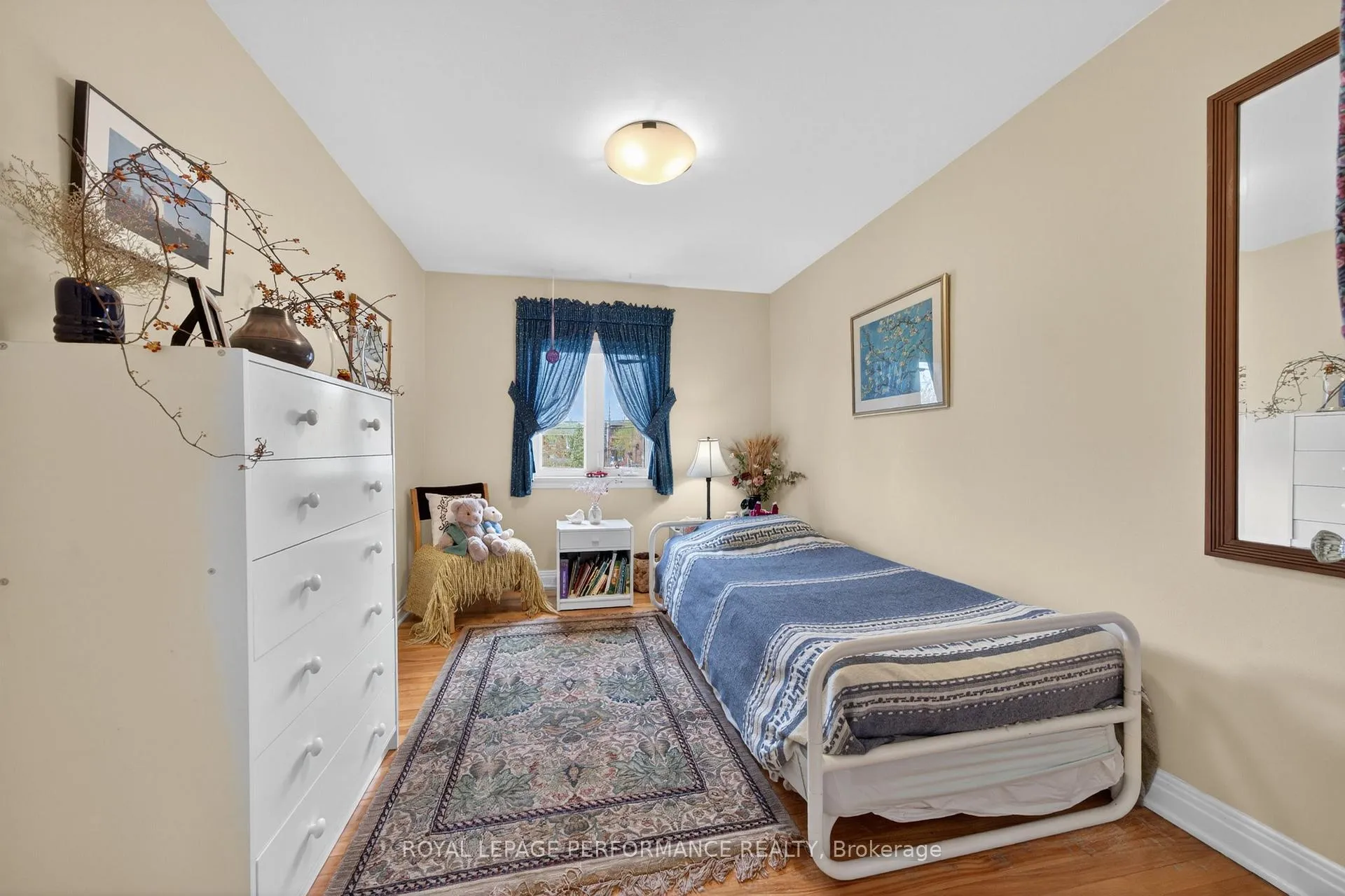 Photo 29 of 176 Compton Avenue, Ottawa, Woodroffe — HOMEH