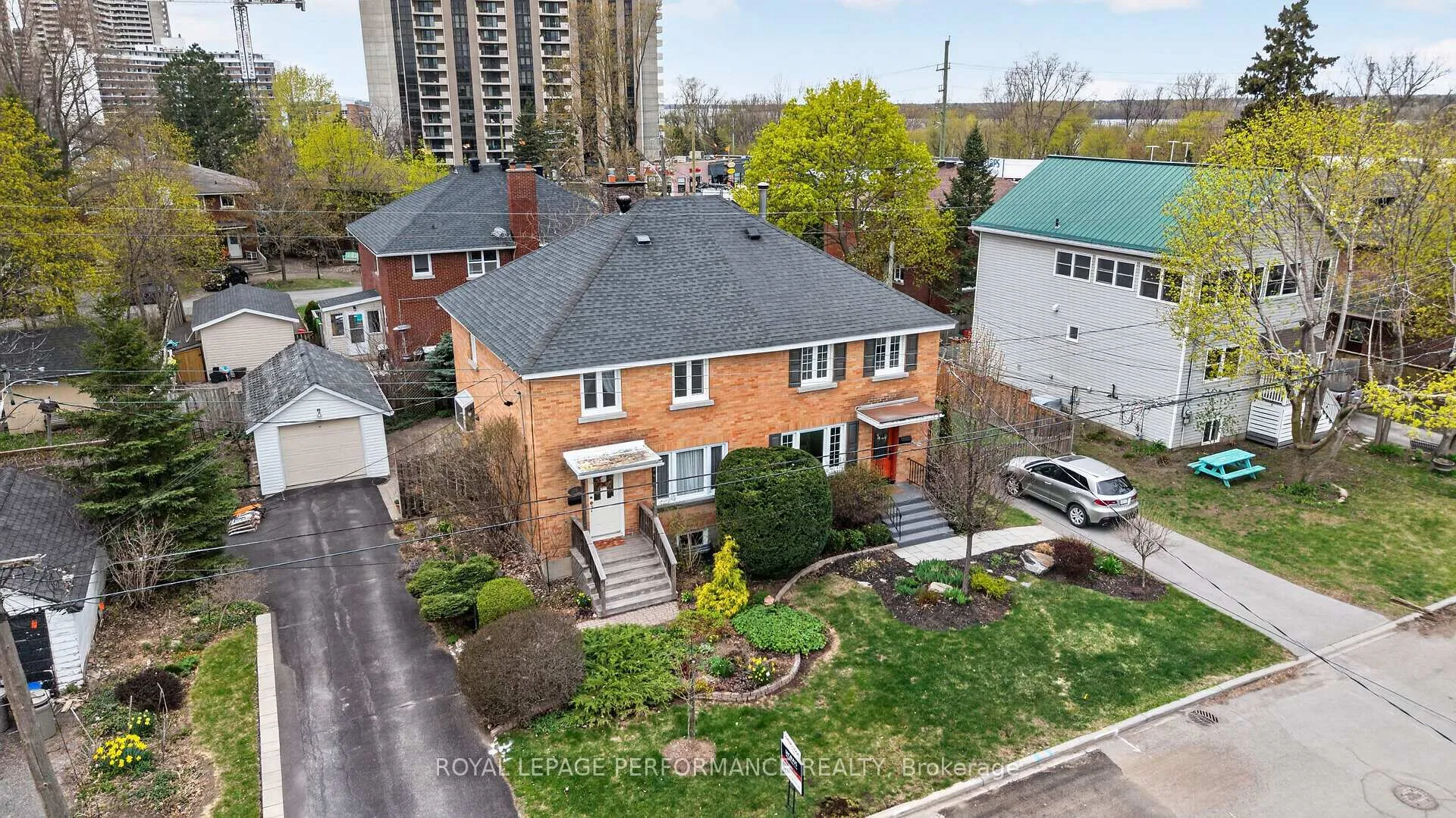 Photo 38 of 176 Compton Avenue, Ottawa, Woodroffe — HOMEH