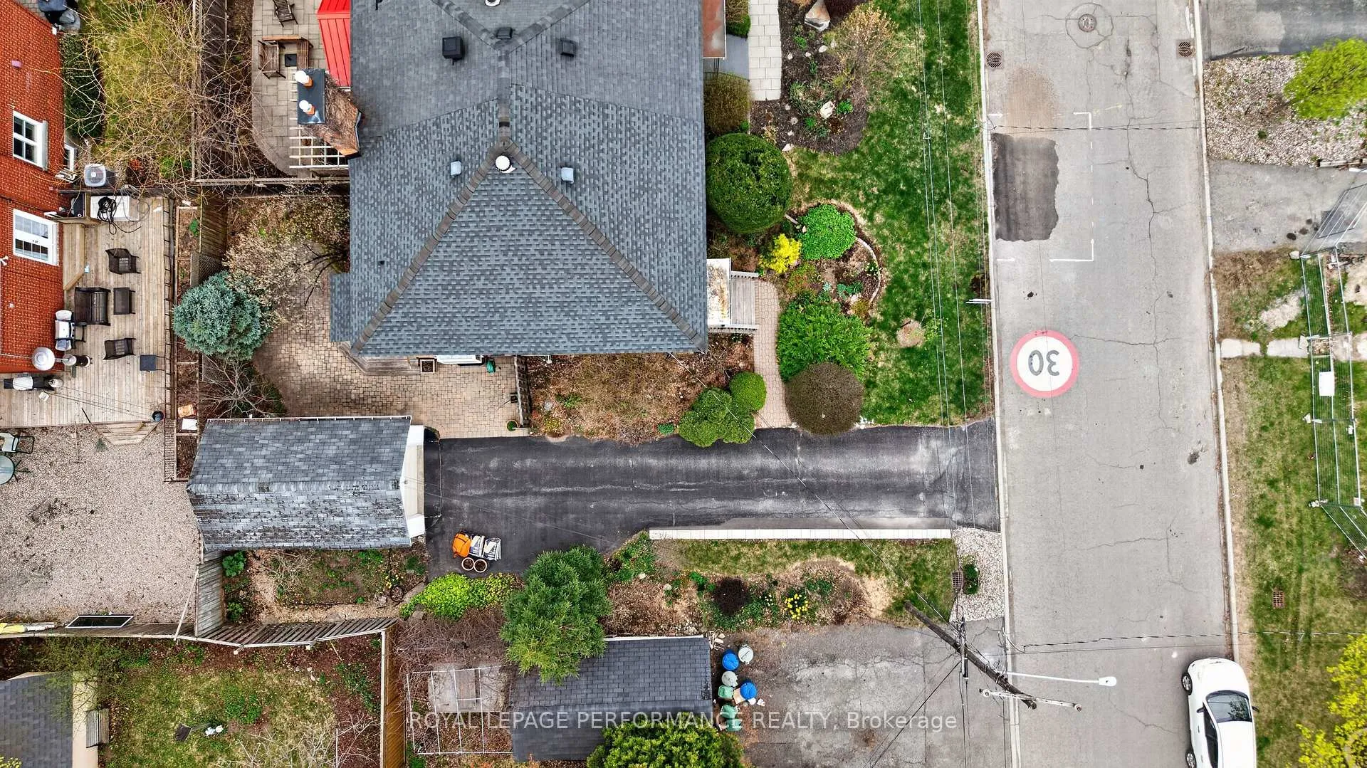 Photo 39 of 176 Compton Avenue, Ottawa, Woodroffe — HOMEH