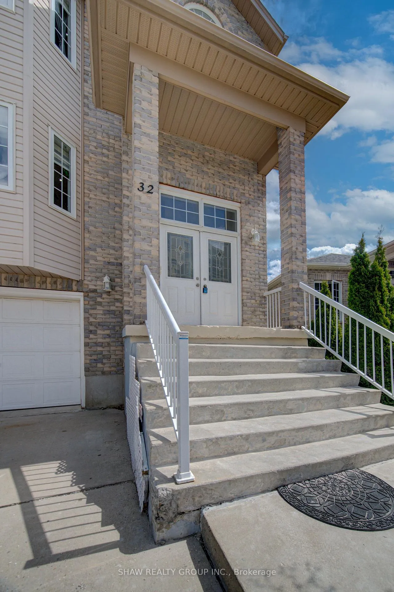 Photo 4 of 32 Lena Crescent, Cambridge, Greenway-Chaplin — HOMEH