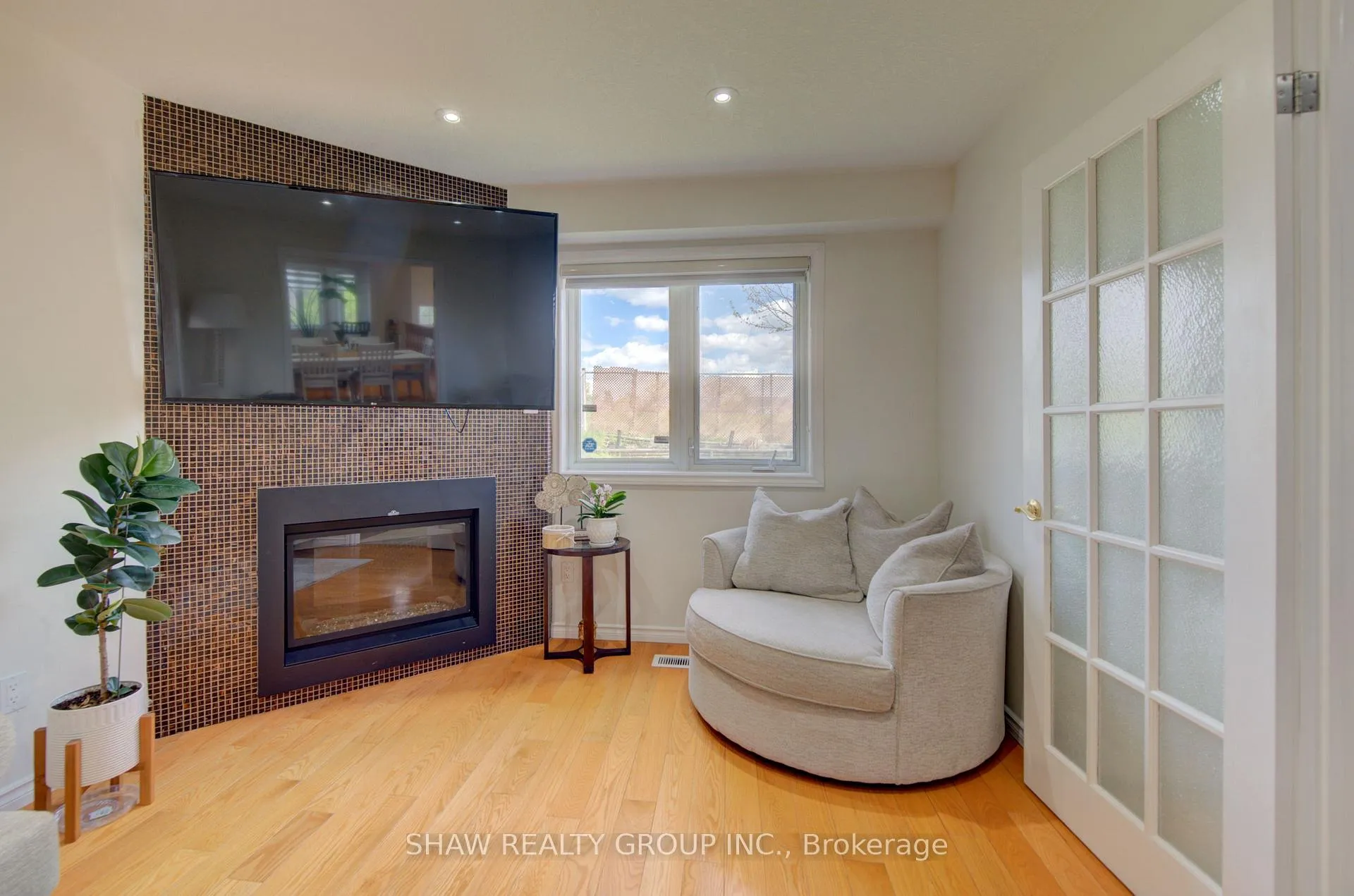 Photo 21 of 32 Lena Crescent, Cambridge, Greenway-Chaplin — HOMEH