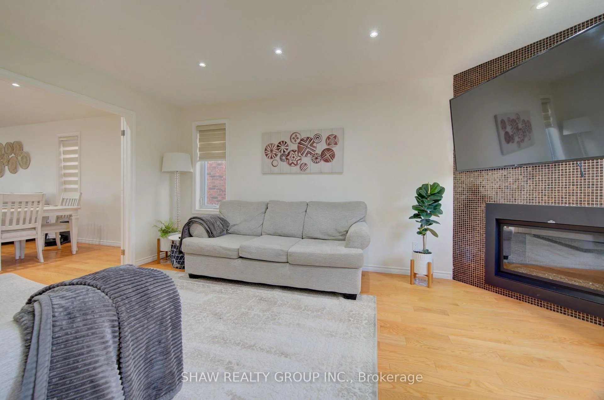 Photo 23 of 32 Lena Crescent, Cambridge, Greenway-Chaplin — HOMEH
