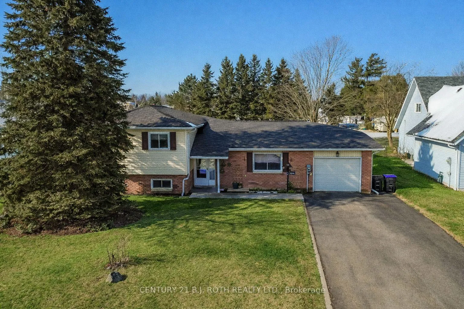 Photo 1 of 2246 Richardson Street, Innisfil, Stroud — HOMEH