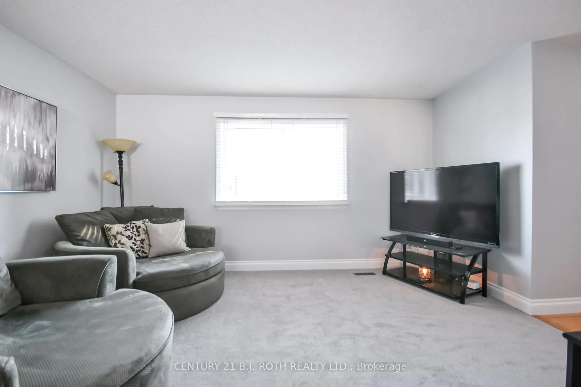 Photo 6 of 2246 Richardson Street, Innisfil, Stroud — HOMEH