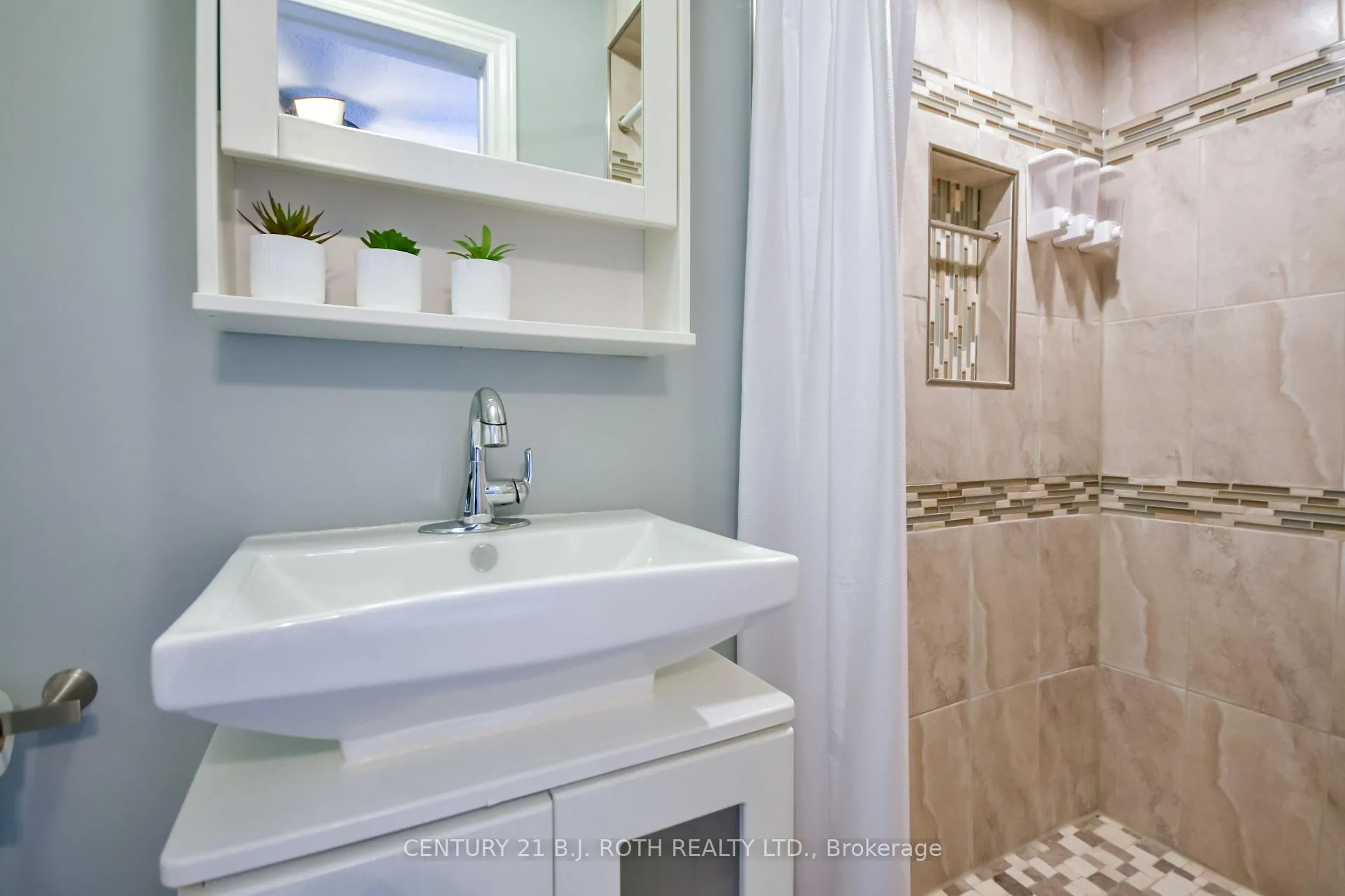 Photo 16 of 2246 Richardson Street, Innisfil, Stroud — HOMEH