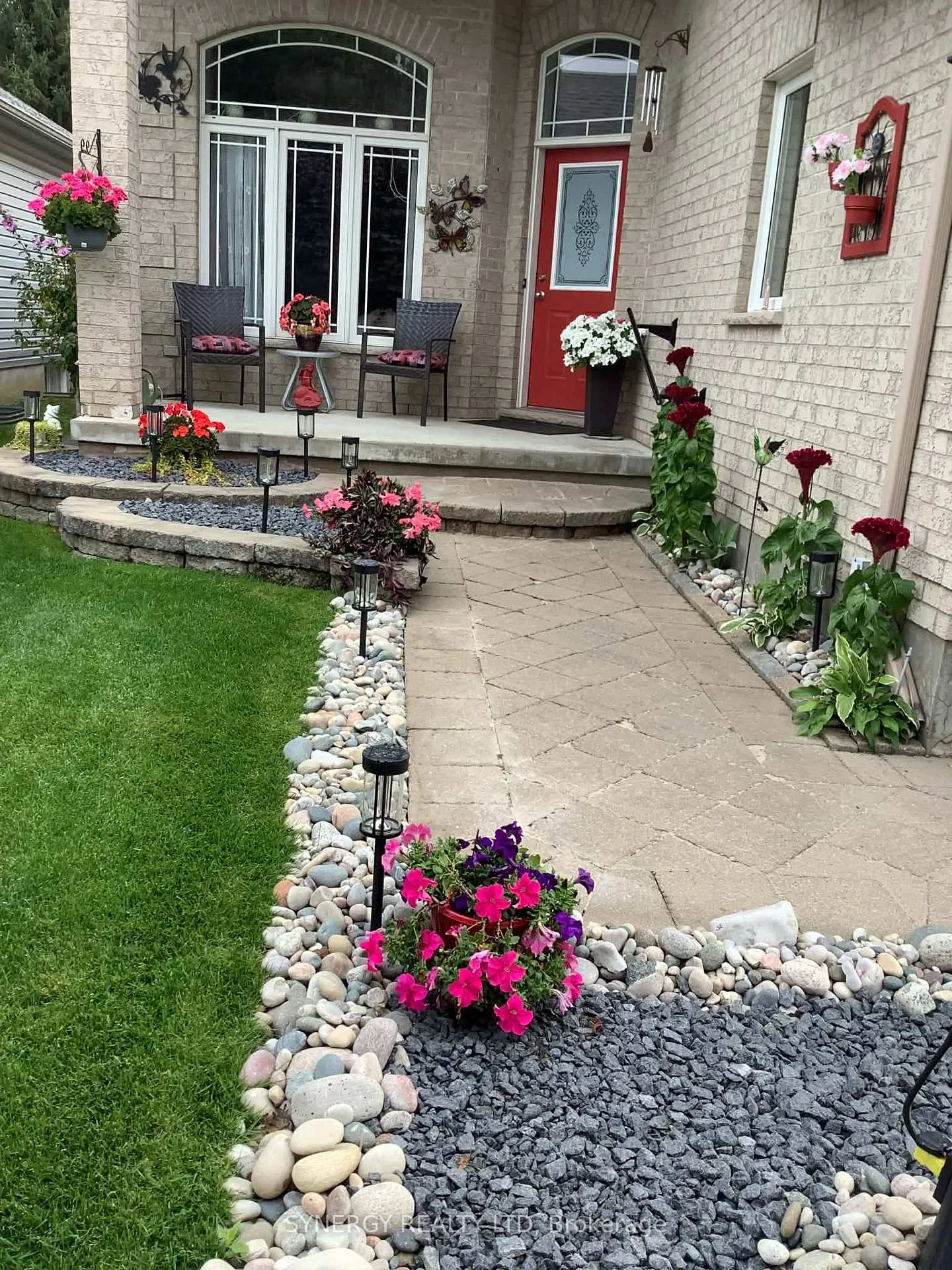 Photo 4 of 43 Juniper Crescent, Strathroy-Caradoc, SE — HOMEH