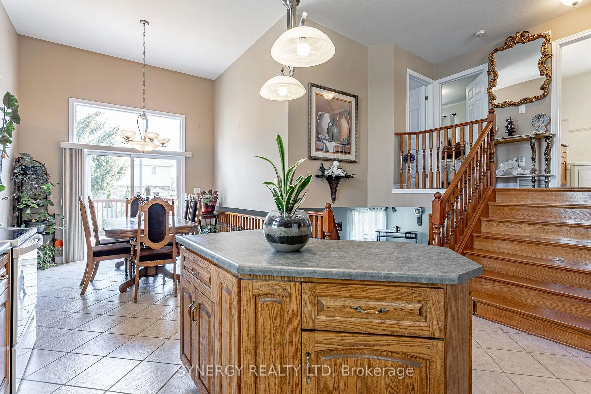 Photo 8 of 43 Juniper Crescent, Strathroy-Caradoc, SE — HOMEH