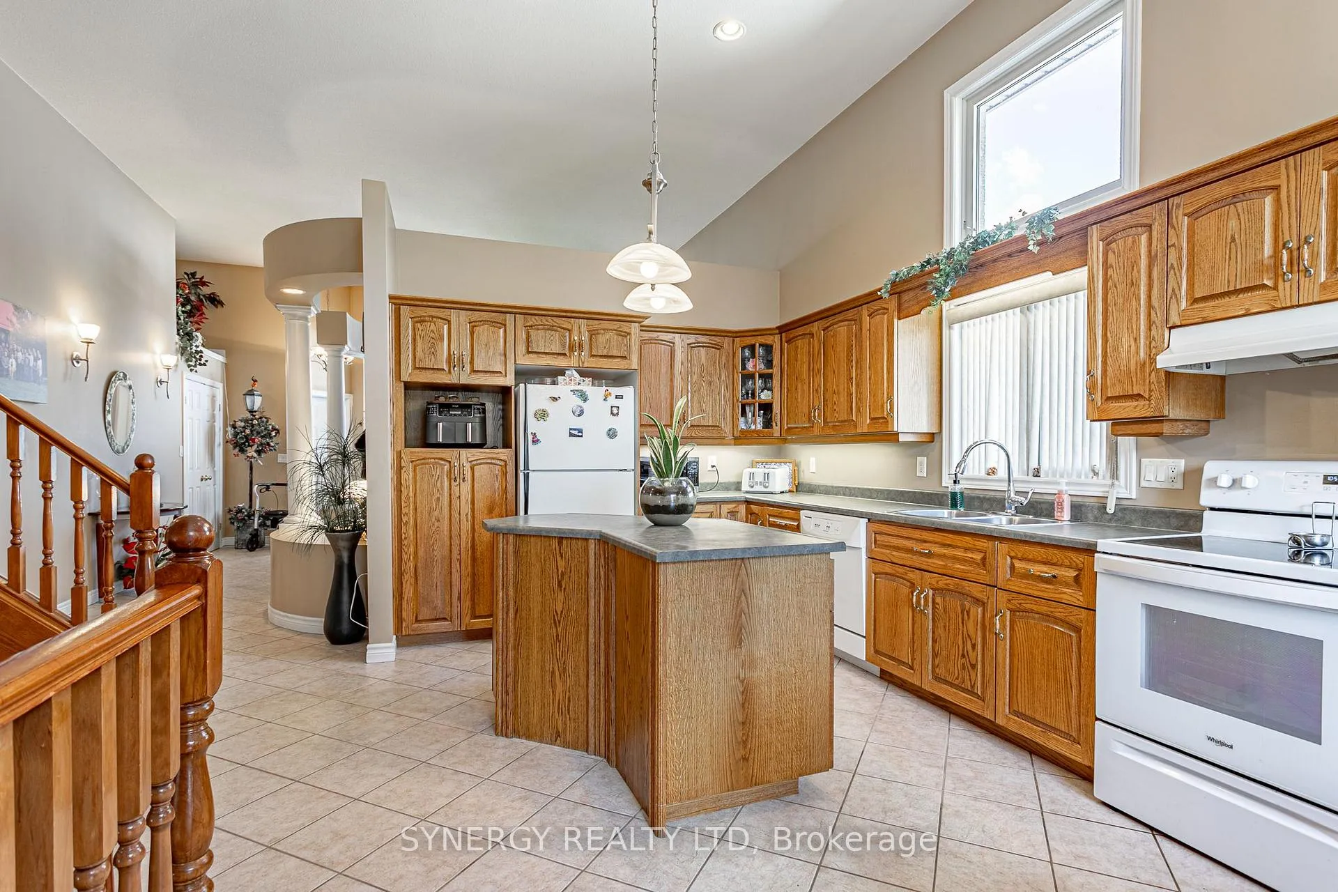 Photo 9 of 43 Juniper Crescent, Strathroy-Caradoc, SE — HOMEH