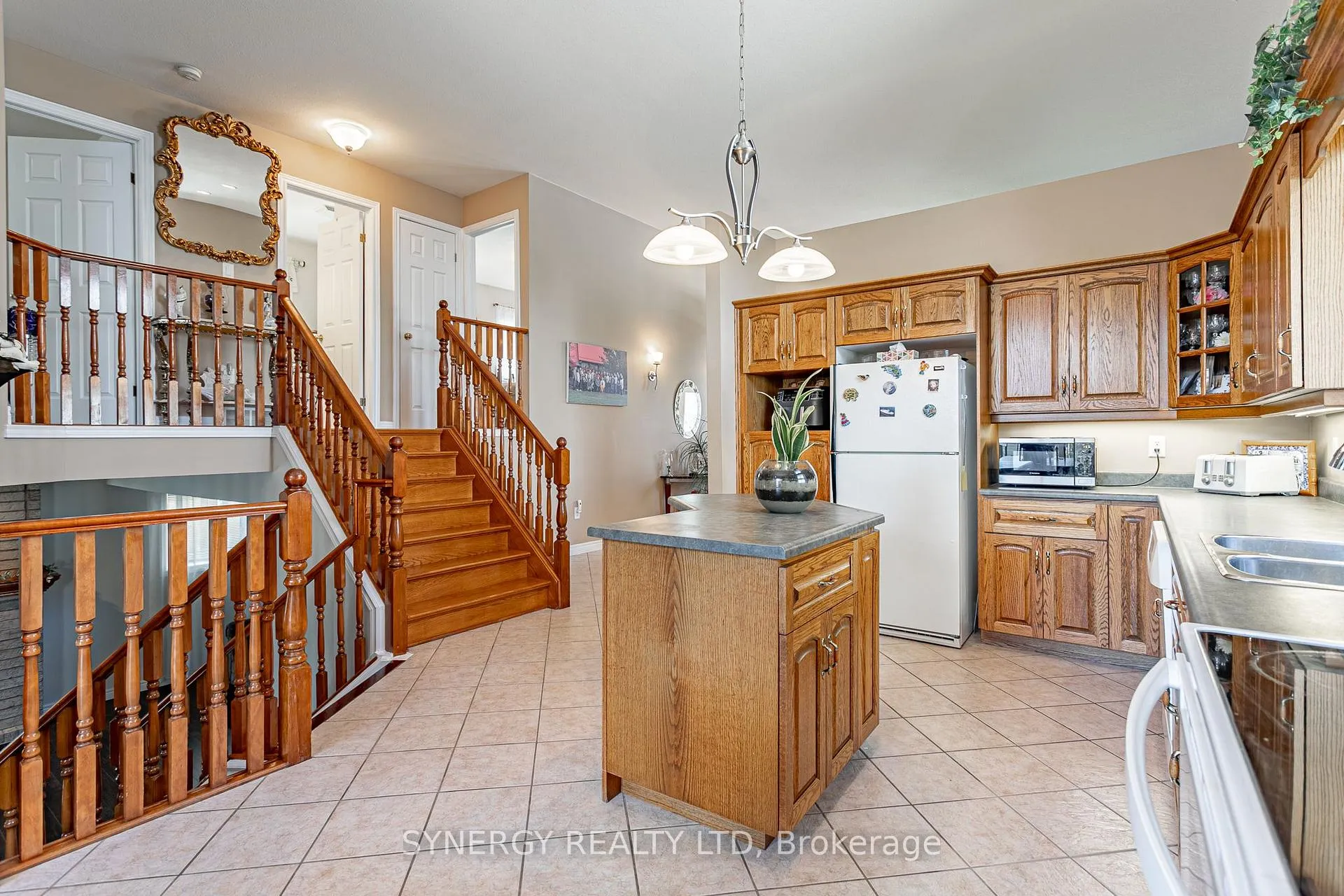Photo 10 of 43 Juniper Crescent, Strathroy-Caradoc, SE — HOMEH