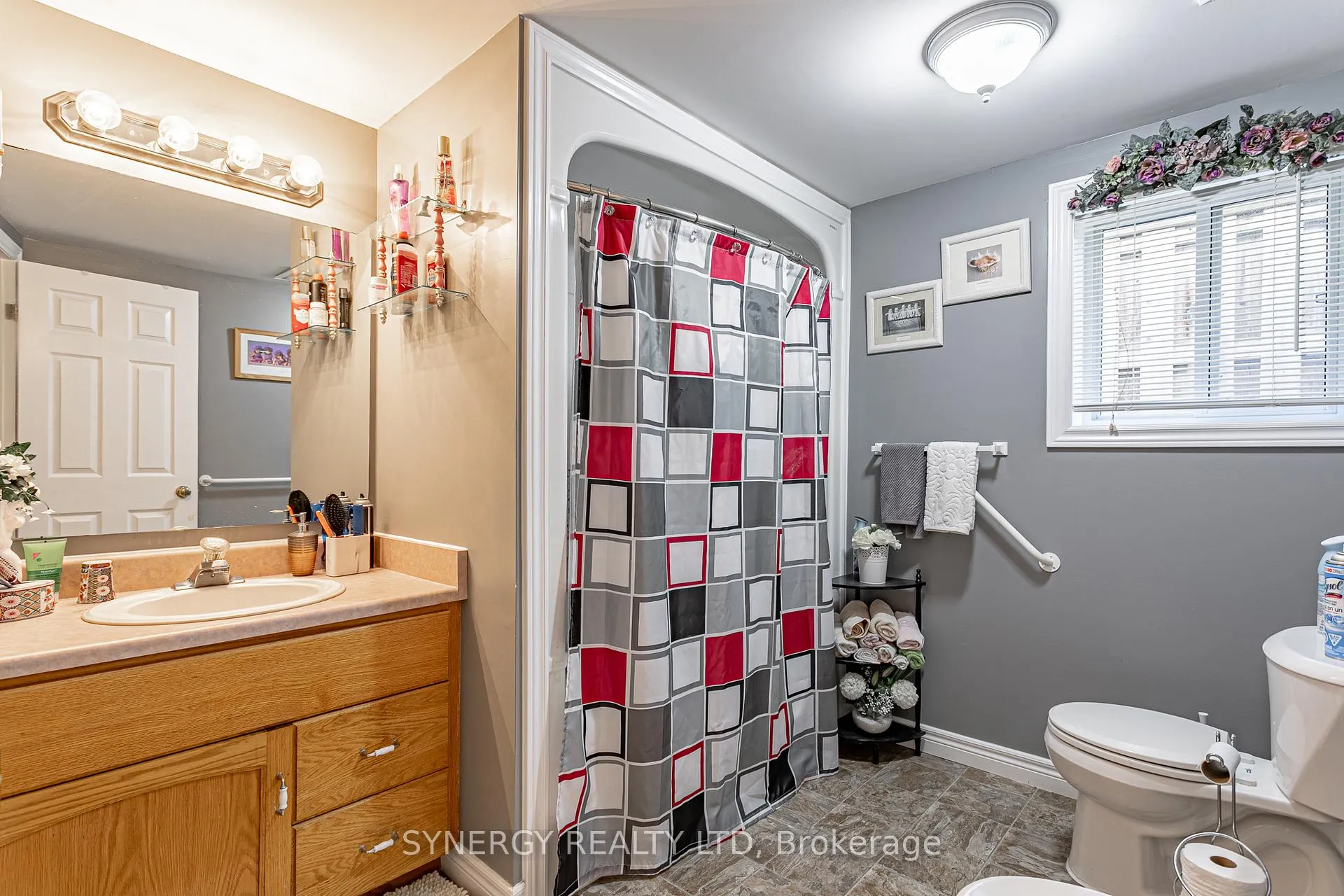 Photo 20 of 43 Juniper Crescent, Strathroy-Caradoc, SE — HOMEH