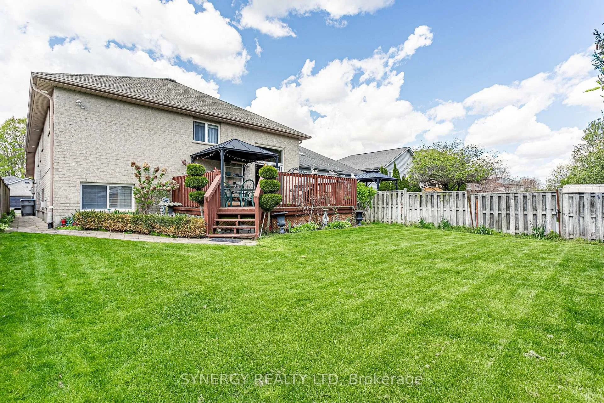 Photo 23 of 43 Juniper Crescent, Strathroy-Caradoc, SE — HOMEH