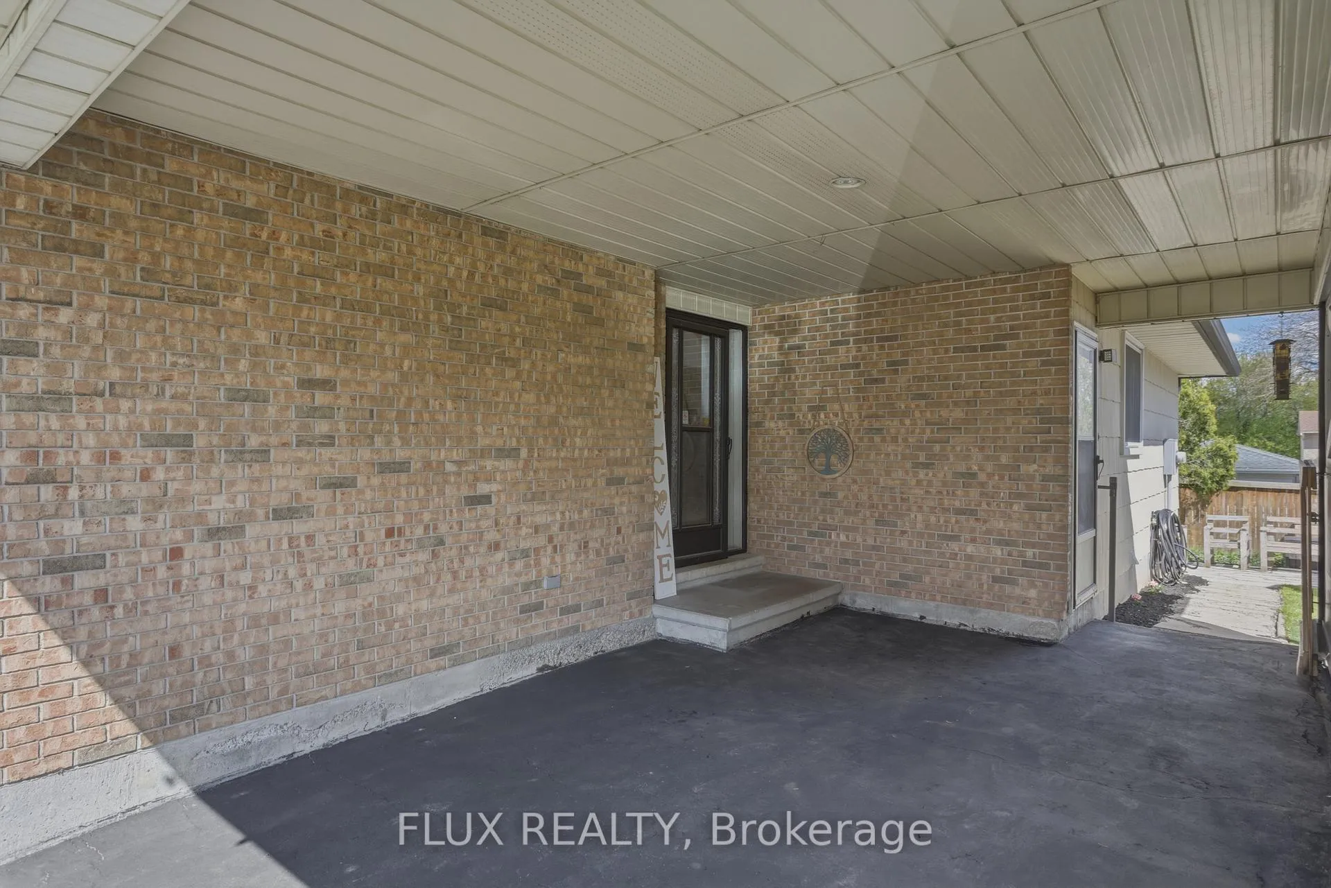 Photo 5 of 19 Greendale Crescent, Waterloo — HOMEH