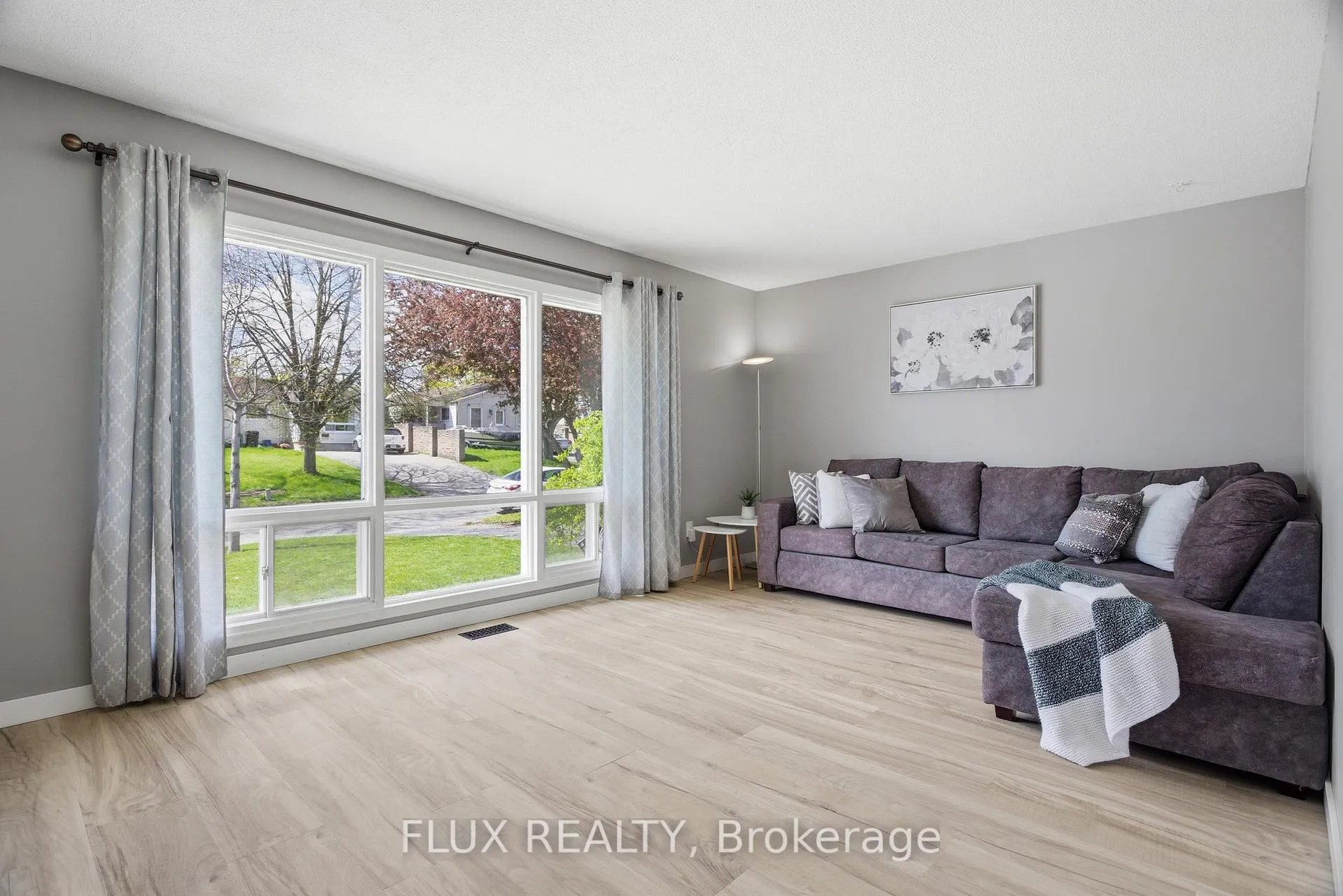 Photo 6 of 19 Greendale Crescent, Waterloo — HOMEH