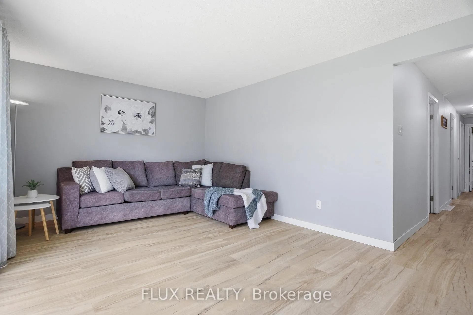 Photo 8 of 19 Greendale Crescent, Waterloo — HOMEH