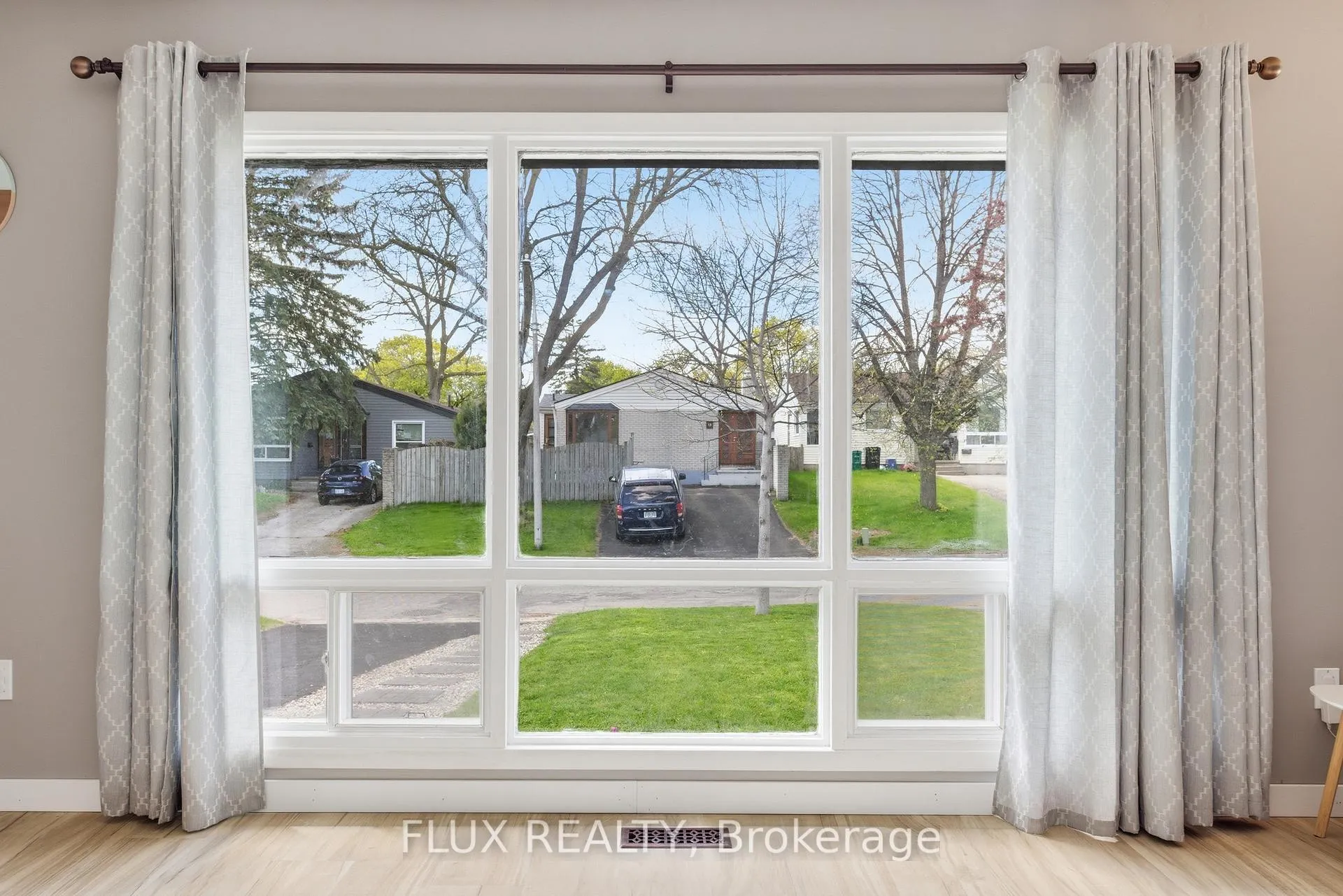 Photo 9 of 19 Greendale Crescent, Waterloo — HOMEH