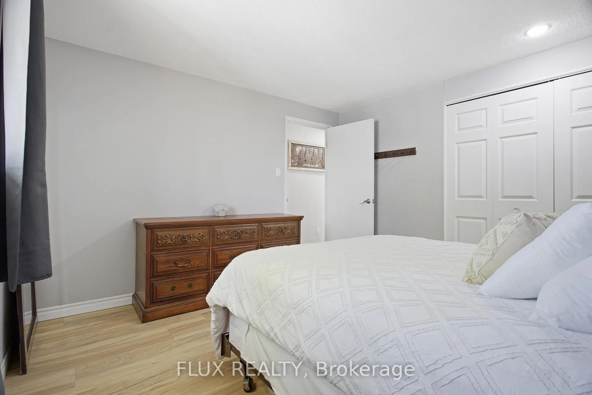 Photo 18 of 19 Greendale Crescent, Waterloo — HOMEH