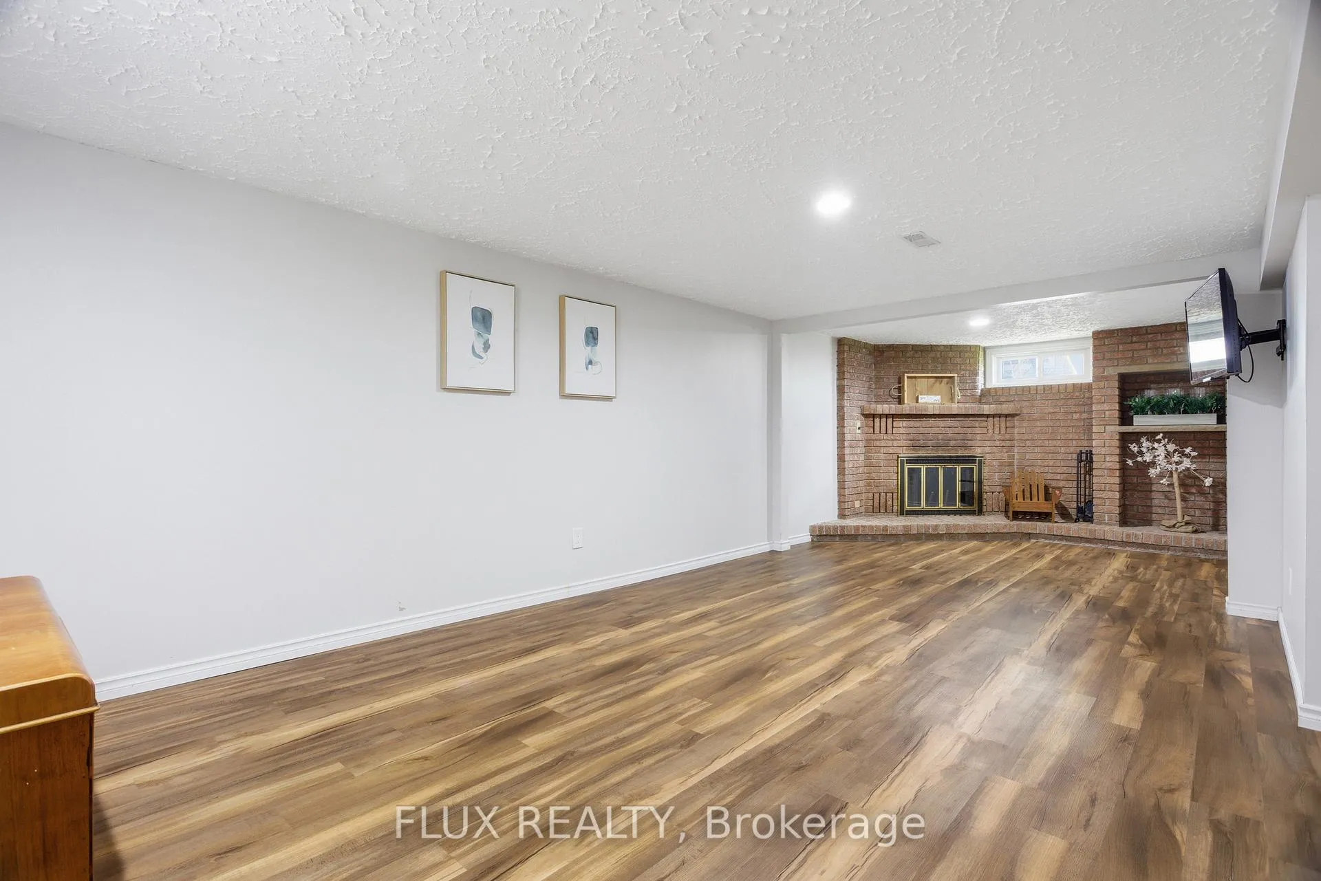Photo 29 of 19 Greendale Crescent, Waterloo — HOMEH