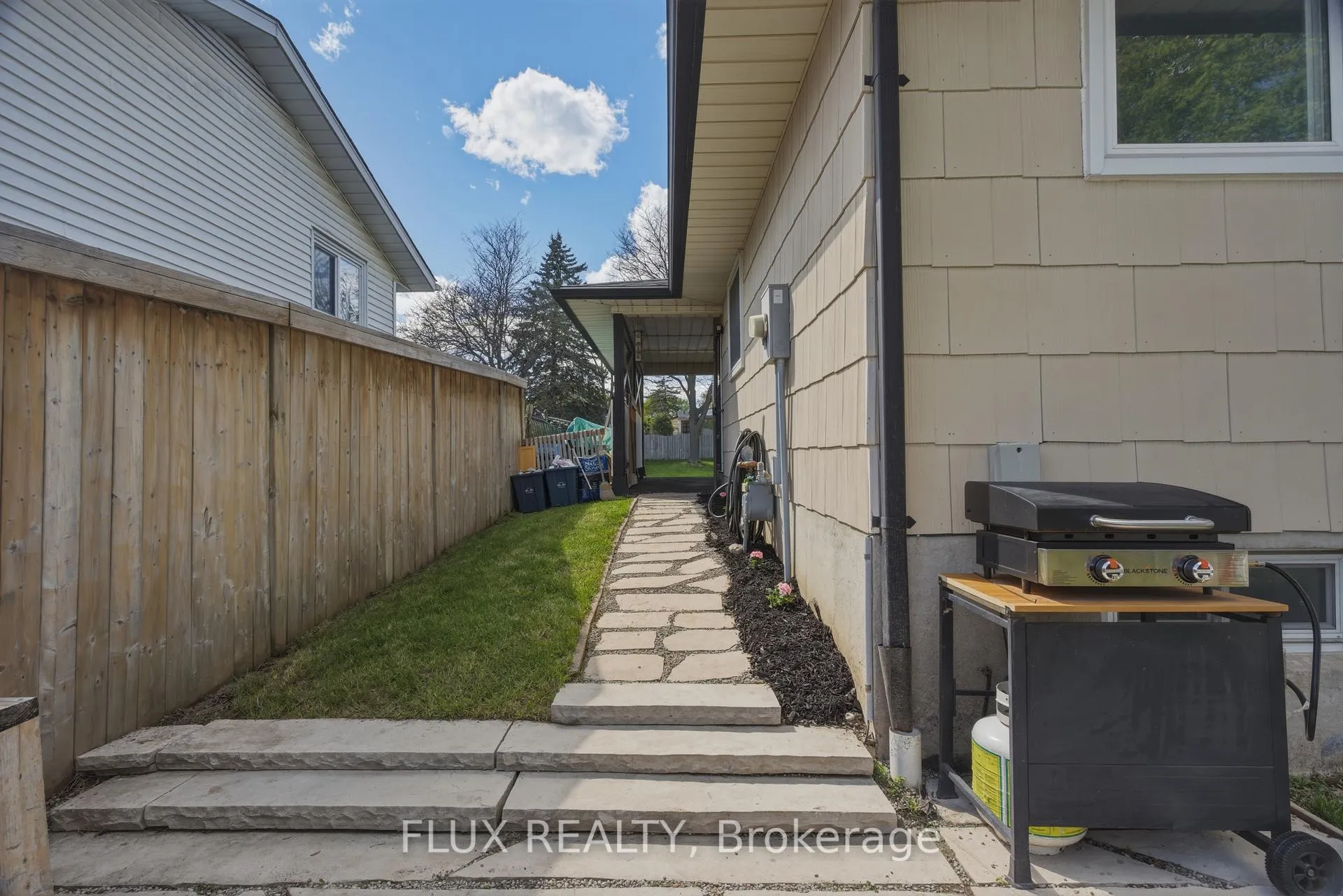 Photo 36 of 19 Greendale Crescent, Waterloo — HOMEH