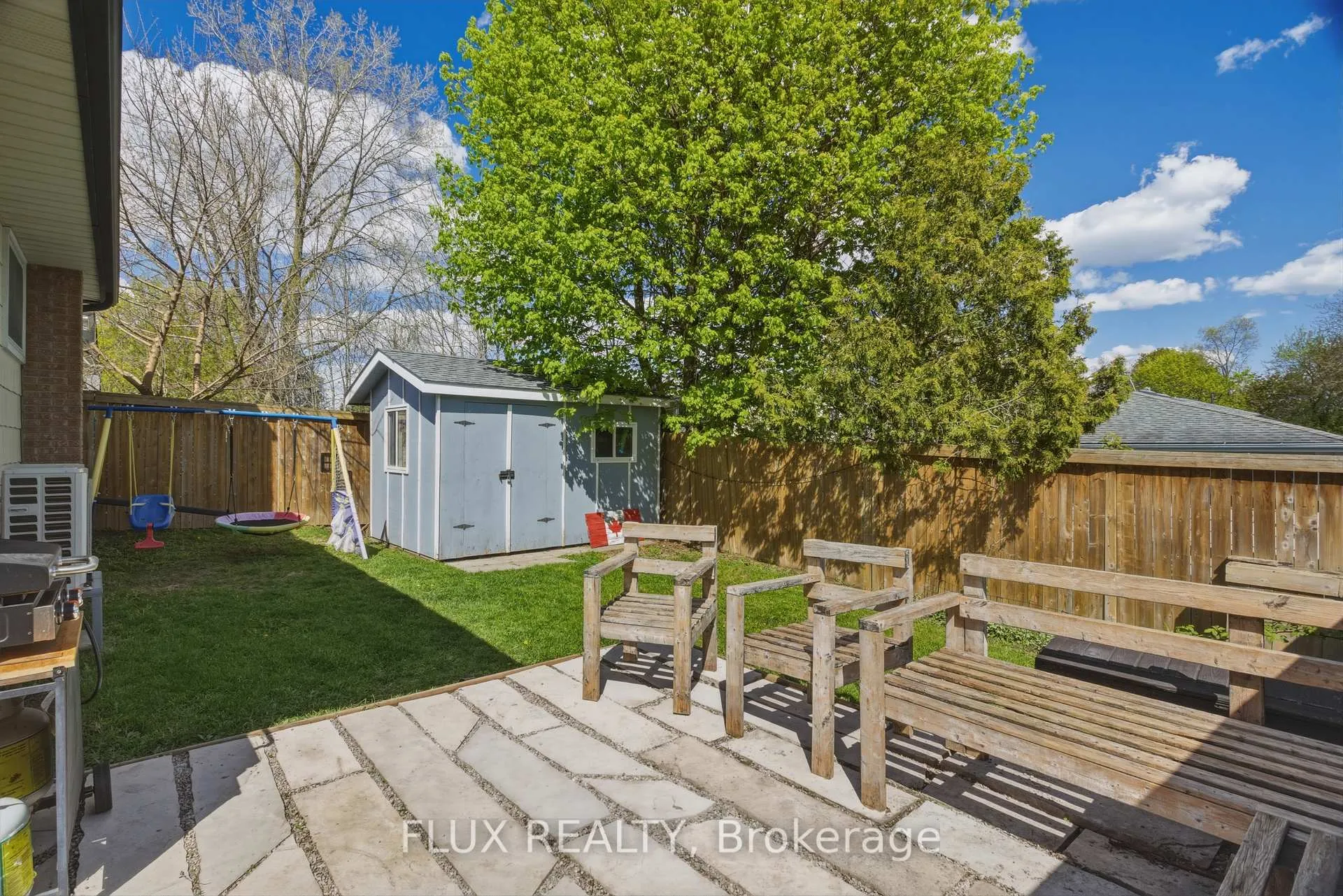 Photo 37 of 19 Greendale Crescent, Waterloo — HOMEH