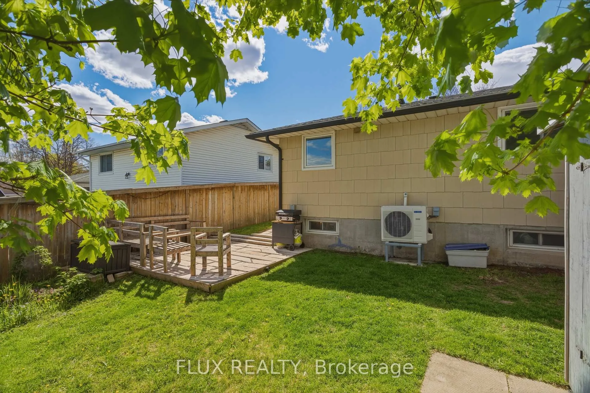 Photo 39 of 19 Greendale Crescent, Waterloo — HOMEH