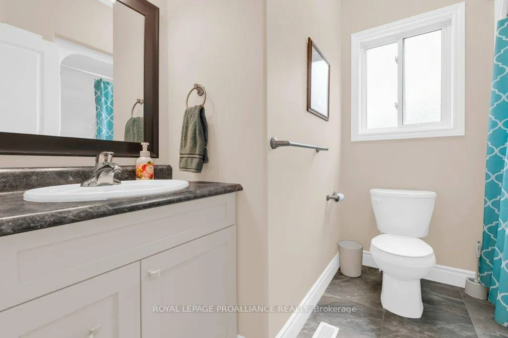 Photo 9 of 9 Kipling Drive, Belleville, Thurlow Ward — HOMEH