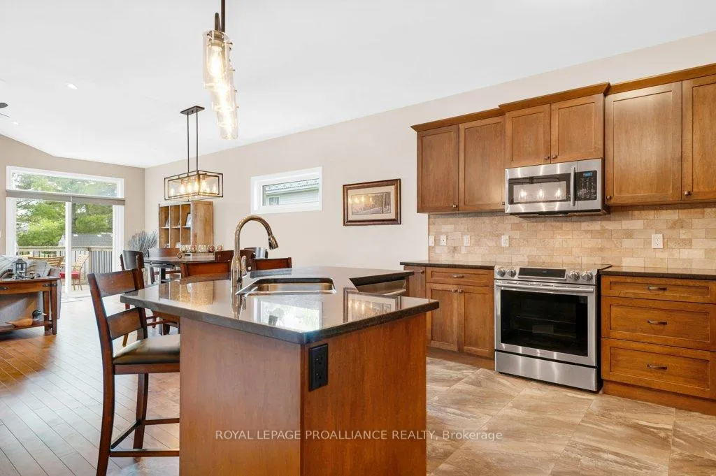Photo 12 of 9 Kipling Drive, Belleville, Thurlow Ward — HOMEH
