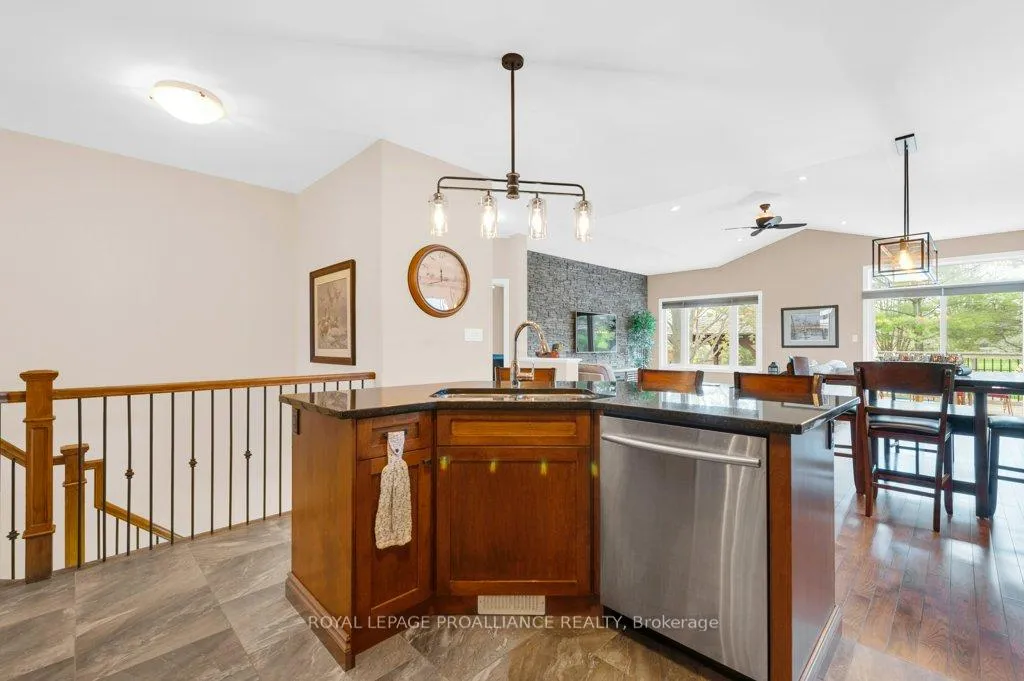 Photo 16 of 9 Kipling Drive, Belleville, Thurlow Ward — HOMEH