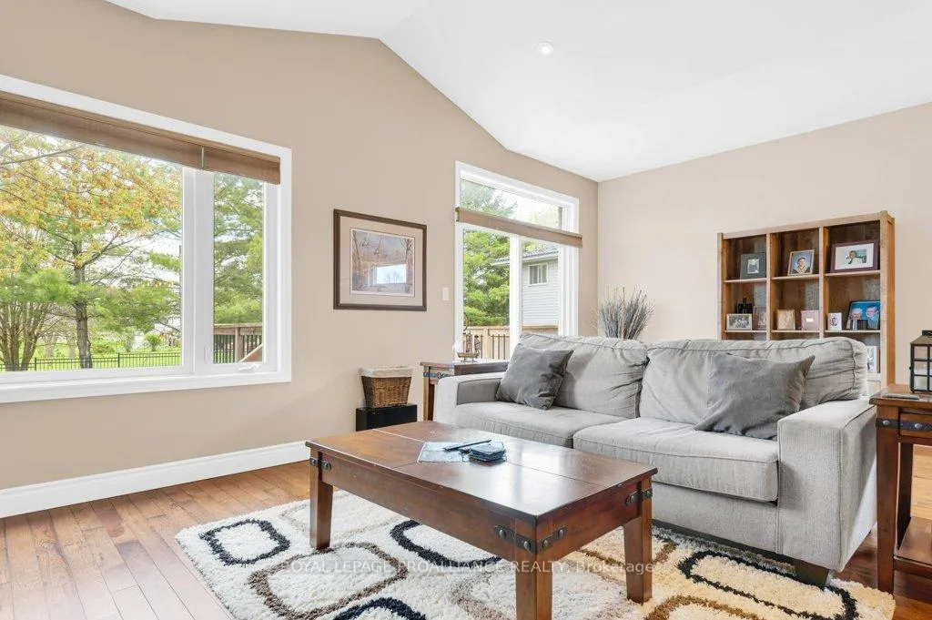 Photo 20 of 9 Kipling Drive, Belleville, Thurlow Ward — HOMEH
