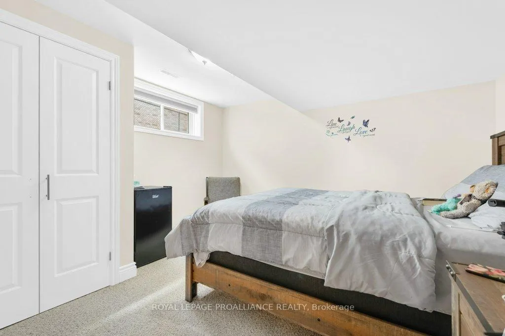 Photo 32 of 9 Kipling Drive, Belleville, Thurlow Ward — HOMEH