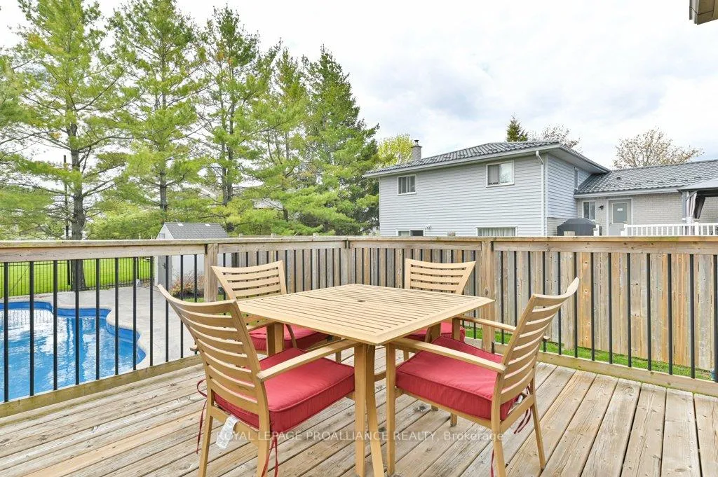 Photo 34 of 9 Kipling Drive, Belleville, Thurlow Ward — HOMEH