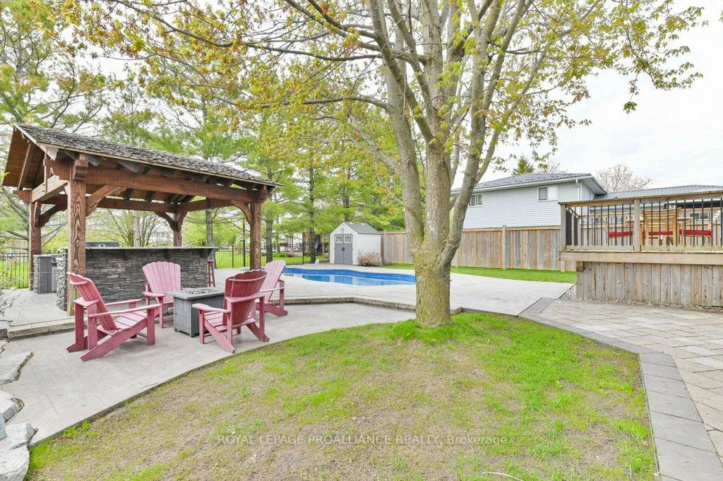 Photo 36 of 9 Kipling Drive, Belleville, Thurlow Ward — HOMEH