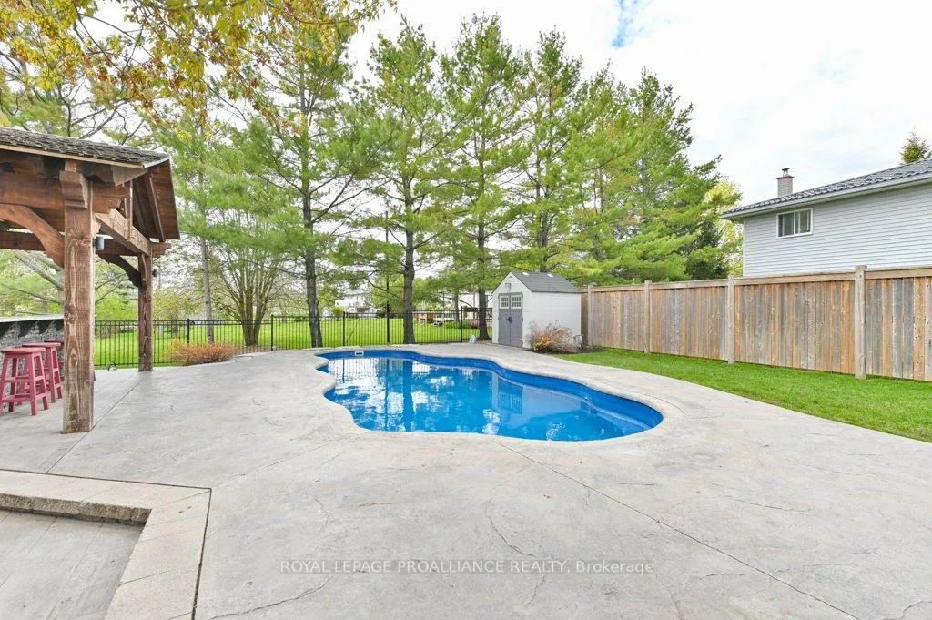 Photo 37 of 9 Kipling Drive, Belleville, Thurlow Ward — HOMEH