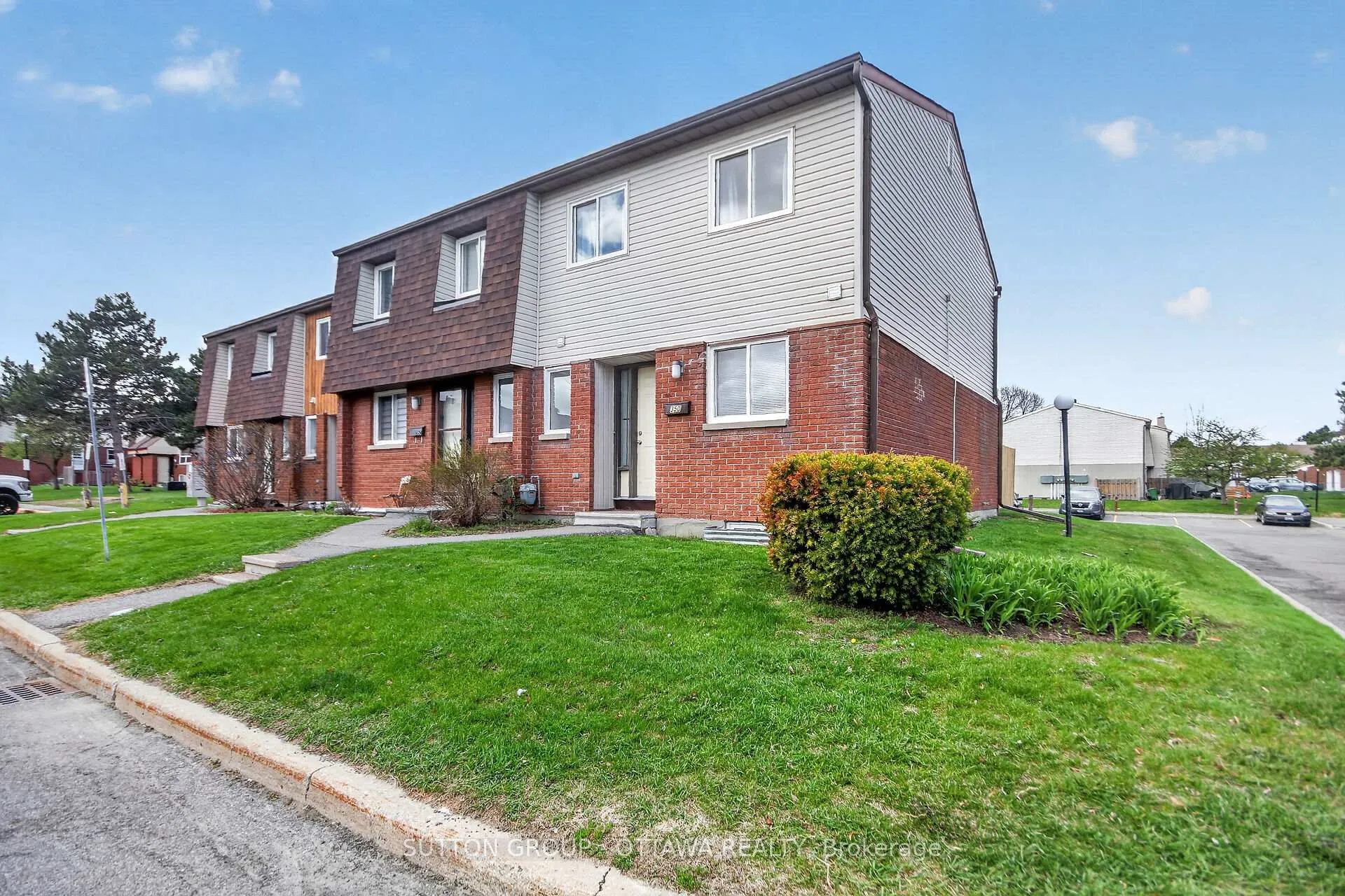Photo 1 of Unit 79, 35D Woodvale Green, Ottawa, Craig Henry/Woodvale — HOMEH