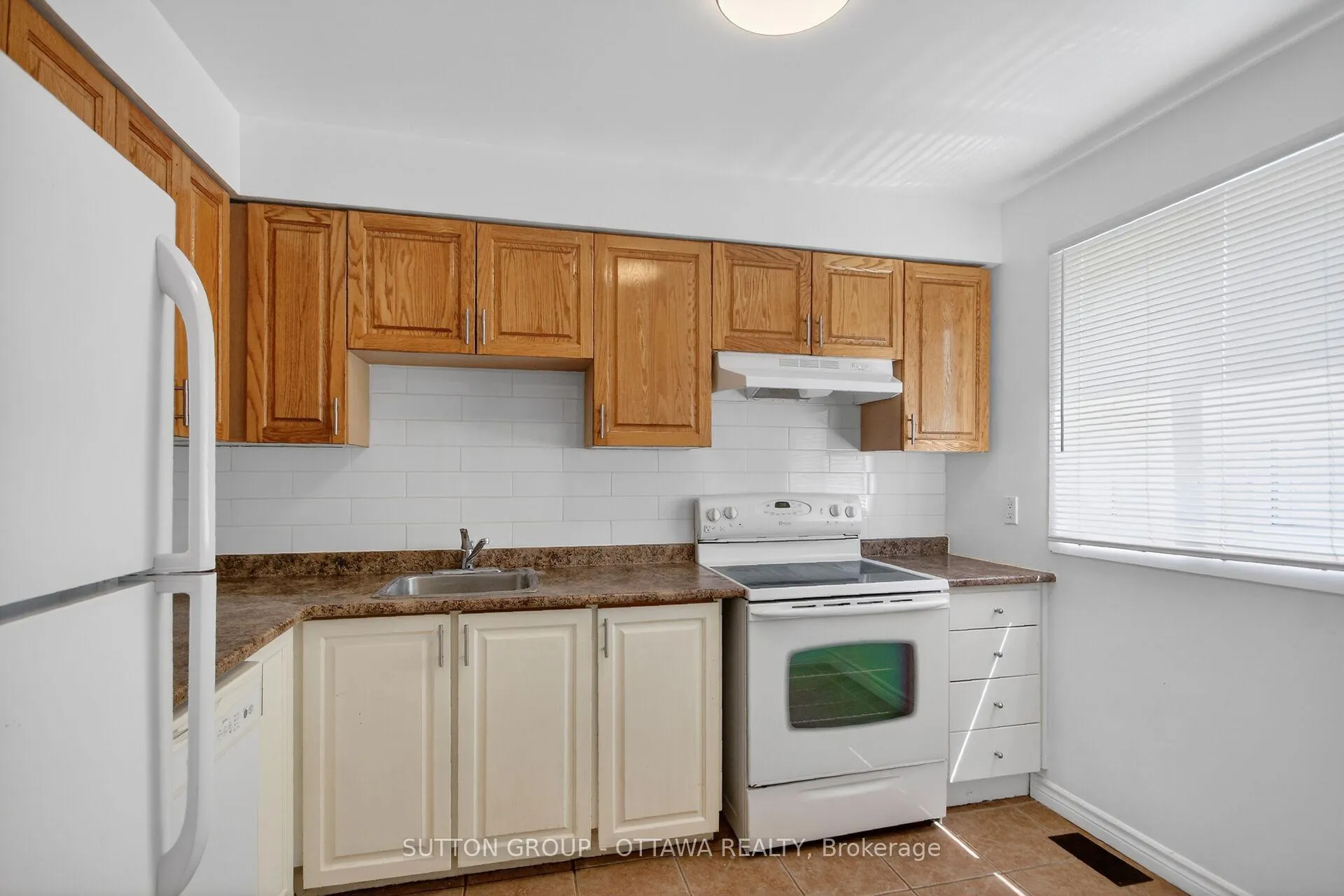 Photo 9 of Unit 79, 35D Woodvale Green, Ottawa, Craig Henry/Woodvale — HOMEH