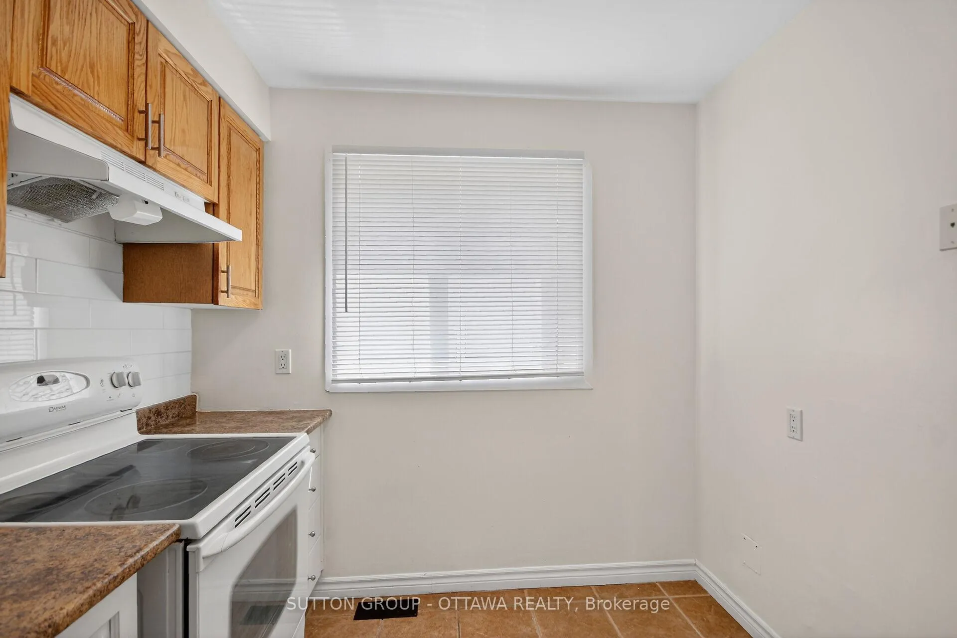 Photo 11 of Unit 79, 35D Woodvale Green, Ottawa, Craig Henry/Woodvale — HOMEH