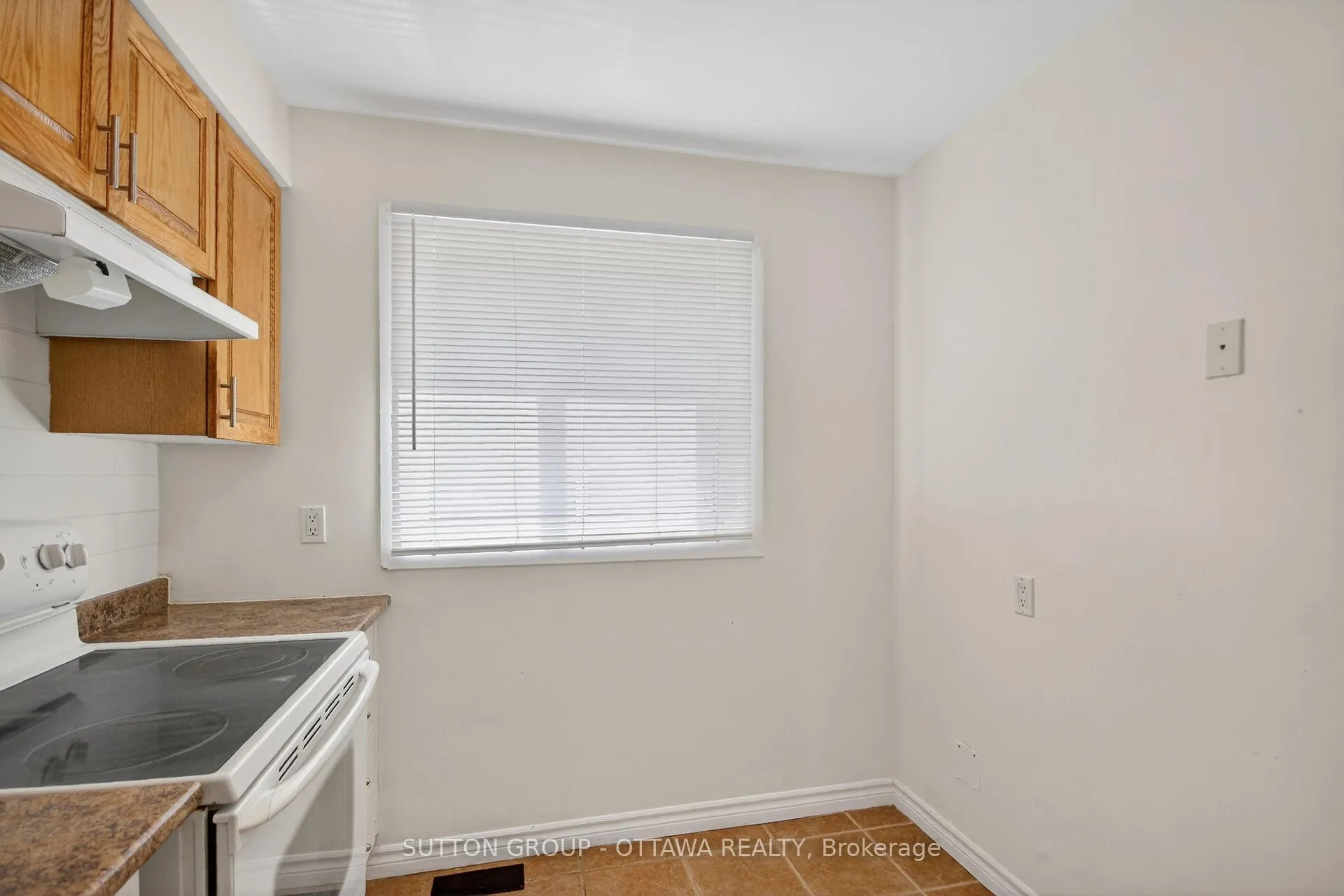 Photo 12 of Unit 79, 35D Woodvale Green, Ottawa, Craig Henry/Woodvale — HOMEH