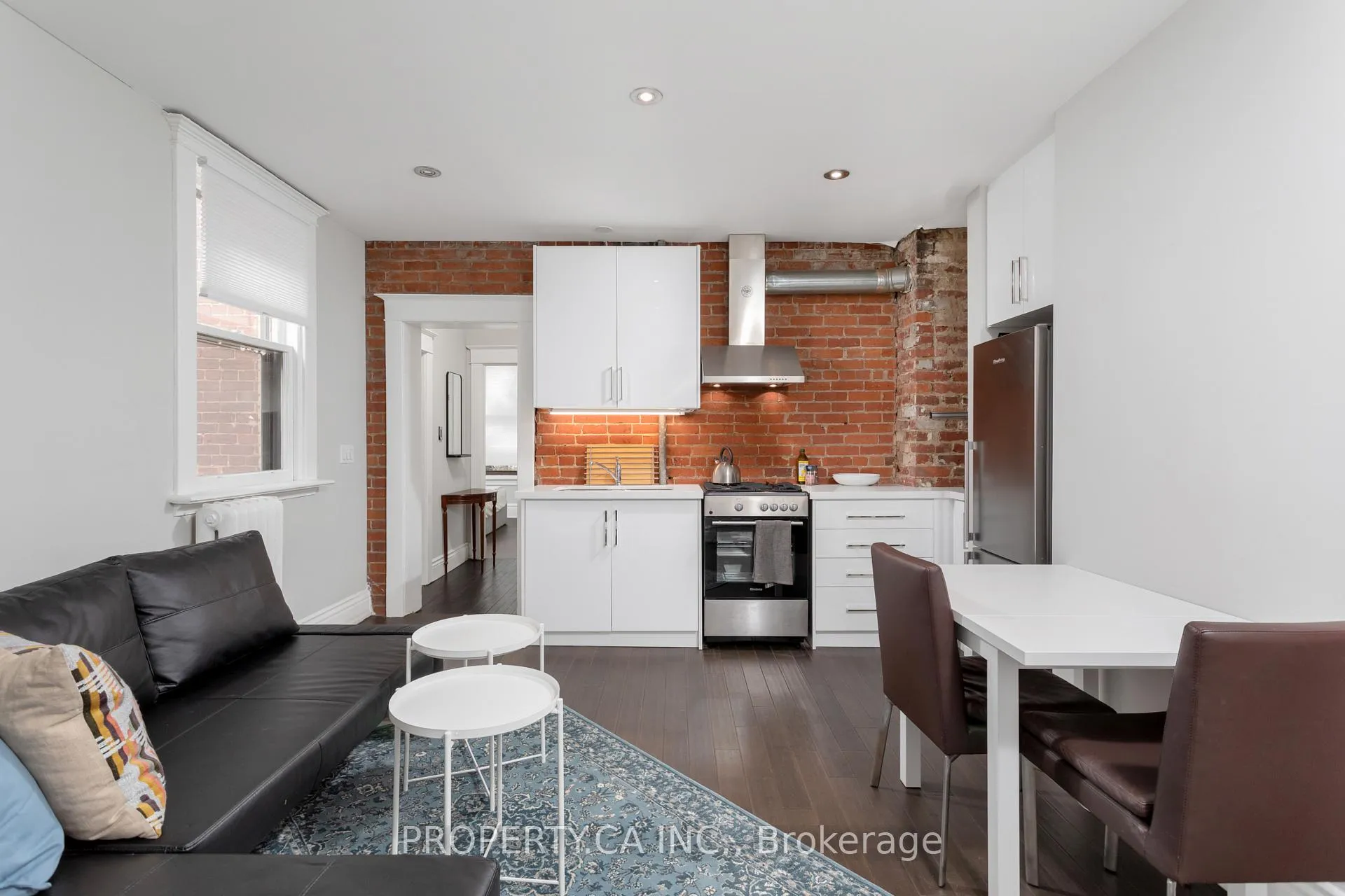 Front of Unit #5, 345 Gladstone Avenue