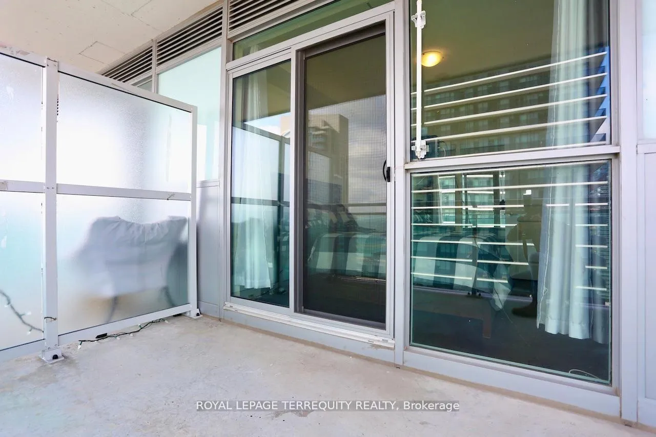 Photo 5 of Unit 2504, 33 Shore Breeze Drive, Etobicoke, Mimico — HOMEH