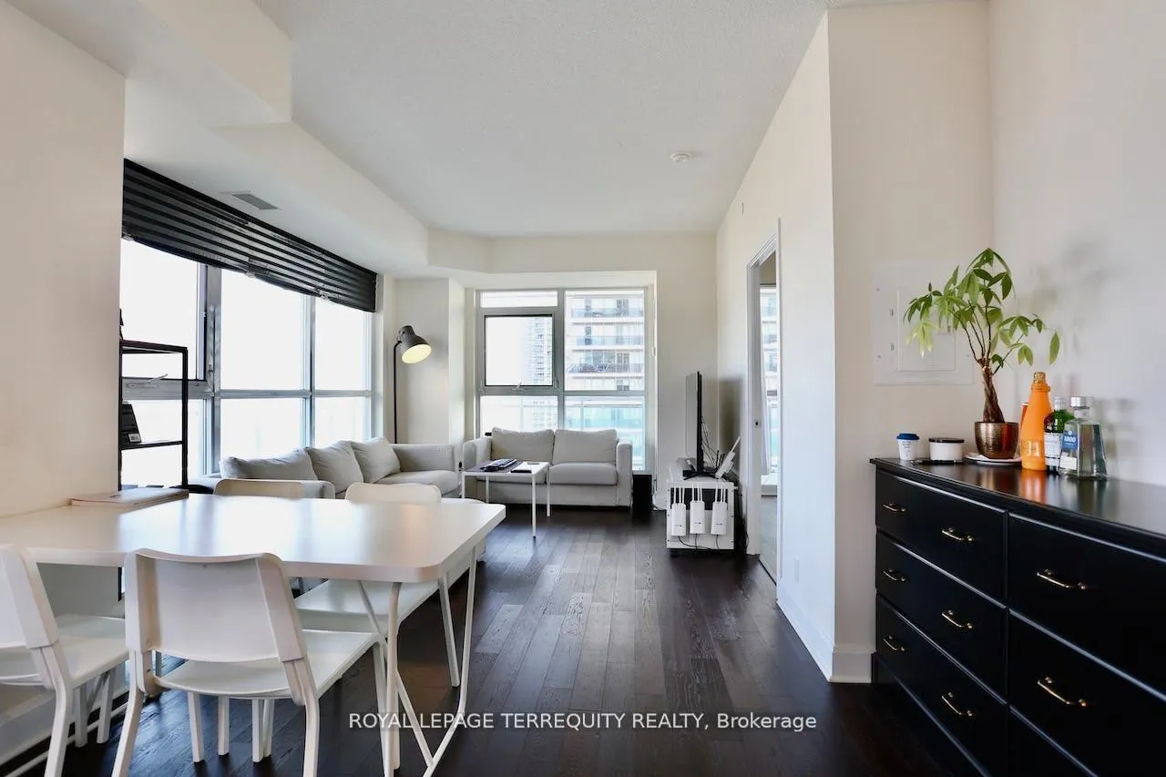 Photo 8 of Unit 2504, 33 Shore Breeze Drive, Etobicoke, Mimico — HOMEH