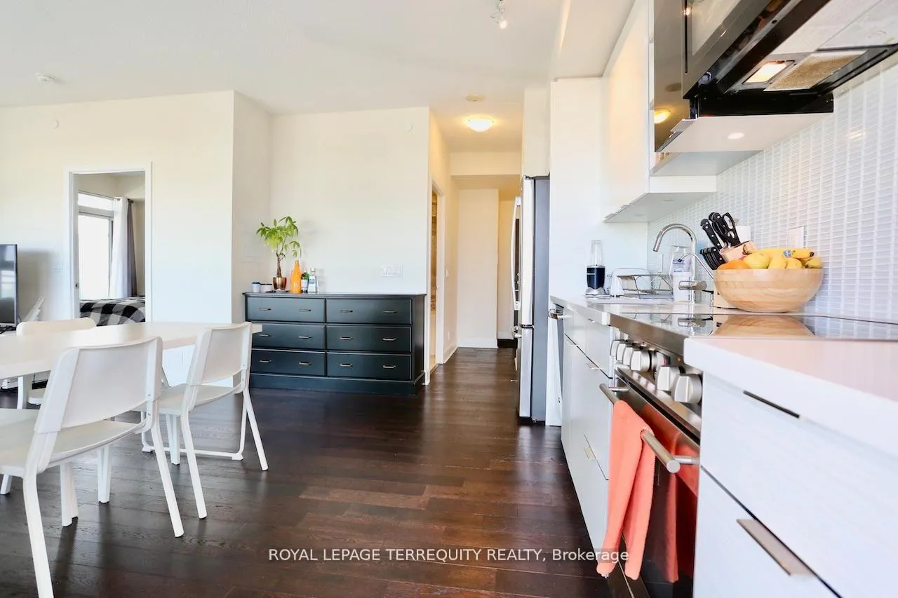 Photo 10 of Unit 2504, 33 Shore Breeze Drive, Etobicoke, Mimico — HOMEH