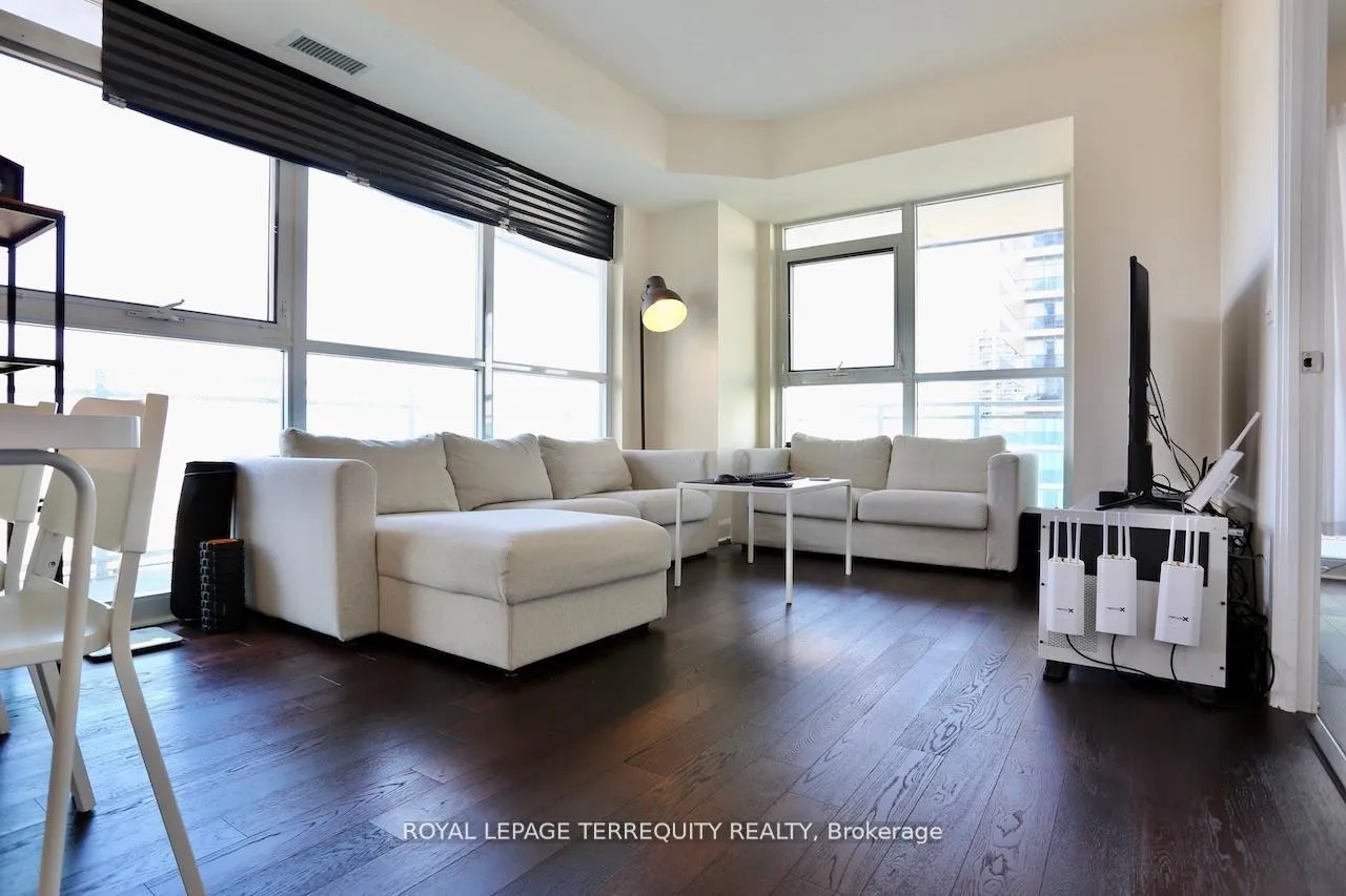 Photo 13 of Unit 2504, 33 Shore Breeze Drive, Etobicoke, Mimico — HOMEH