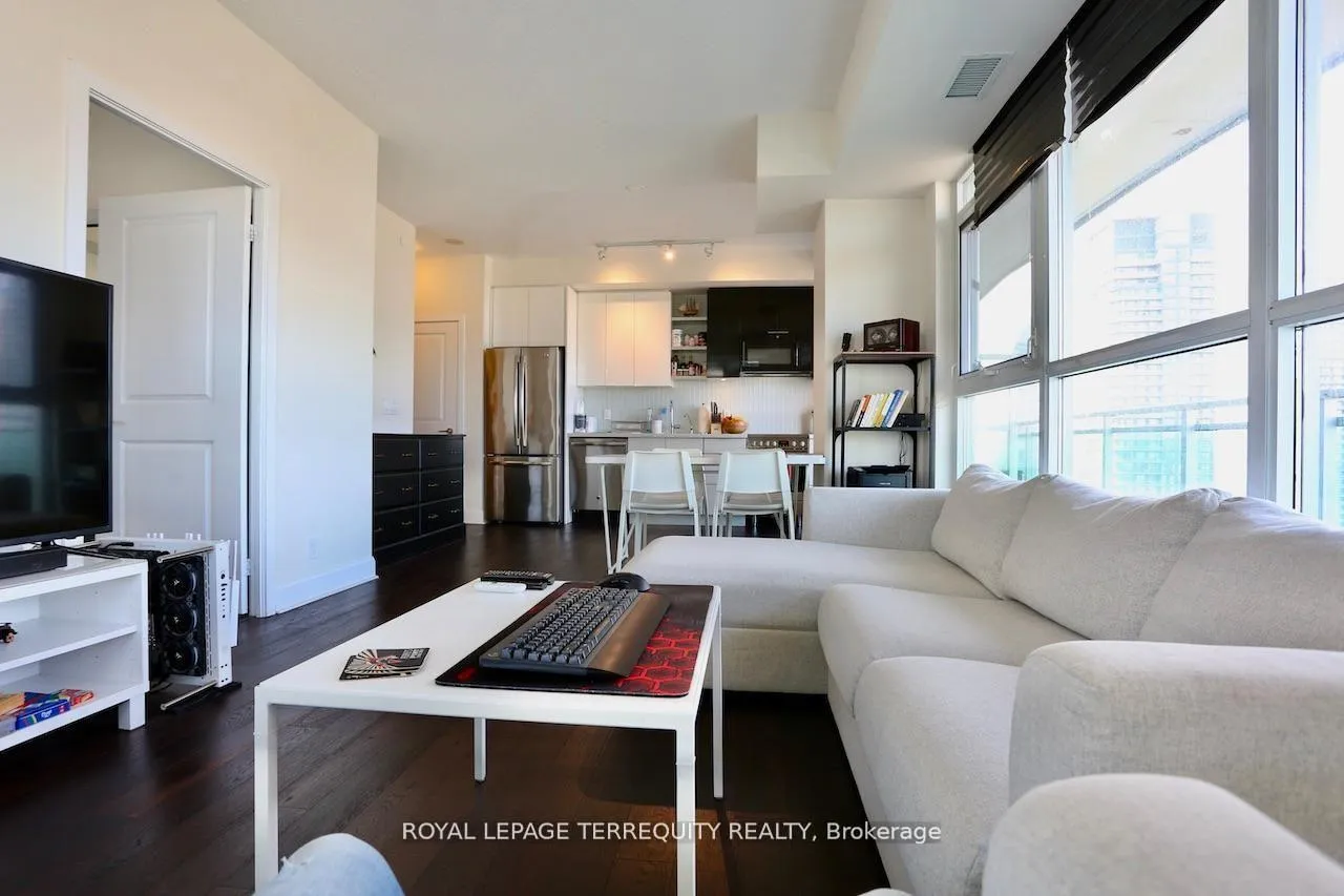 Photo 14 of Unit 2504, 33 Shore Breeze Drive, Etobicoke, Mimico — HOMEH