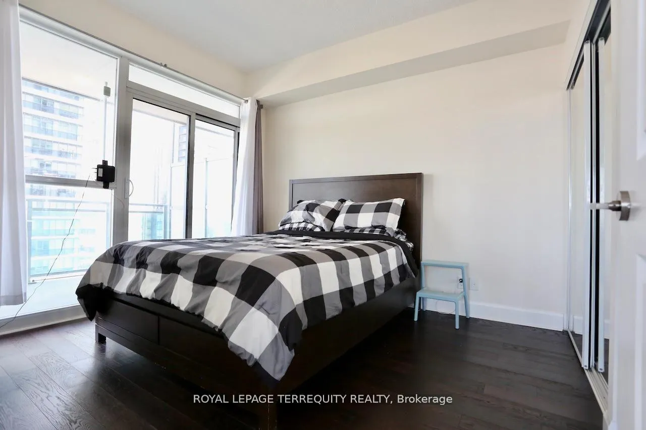Photo 15 of Unit 2504, 33 Shore Breeze Drive, Etobicoke, Mimico — HOMEH
