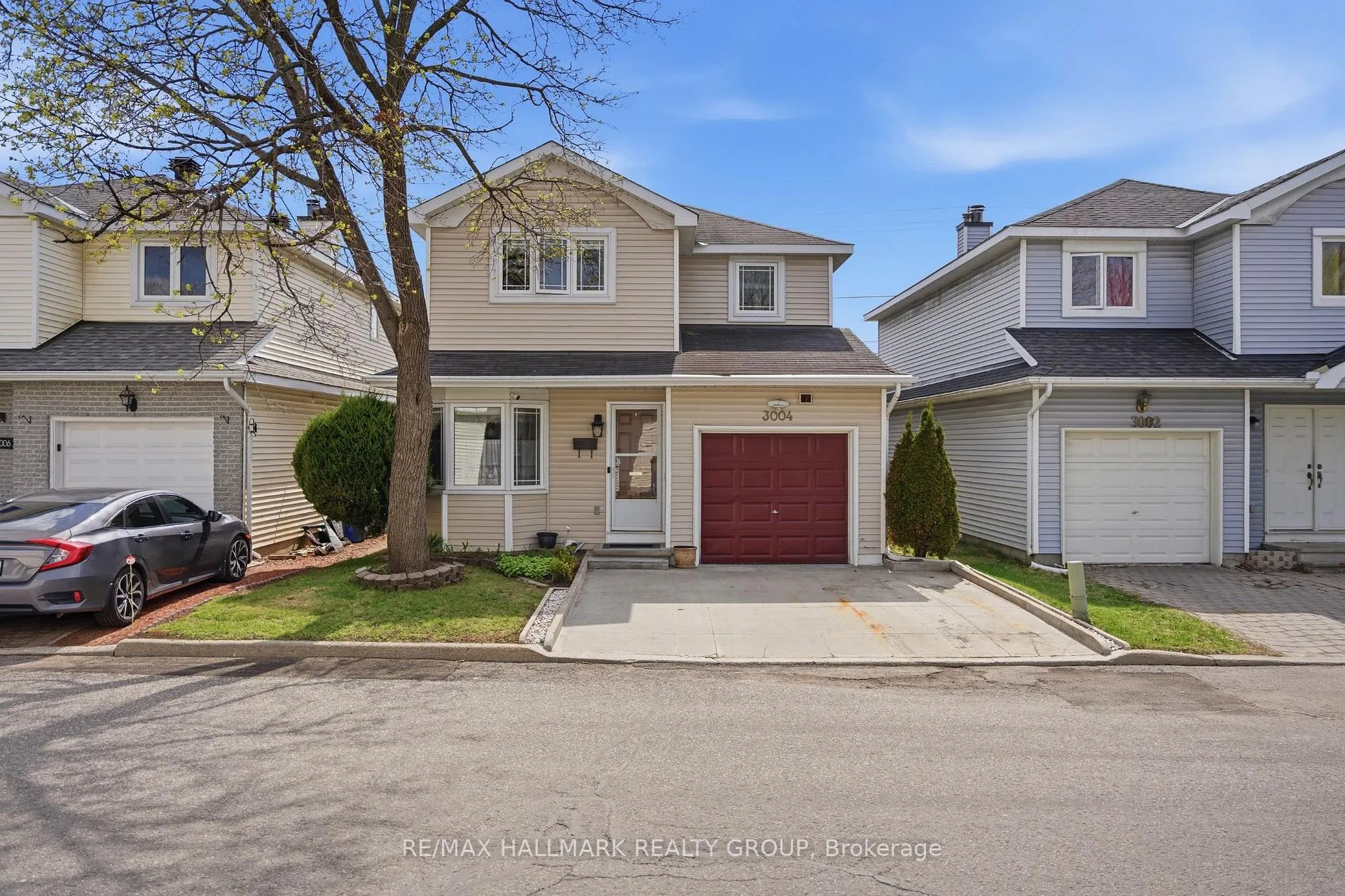 Front of Unit 33, 3004 Victoria Heights Crescent