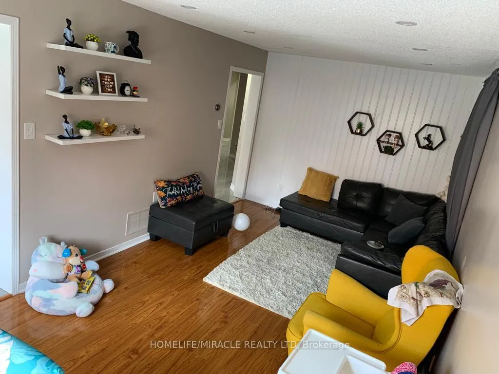 Photo 3 of 108 Michigan Avenue, Brampton, Fletcher's Creek South — HOMEH
